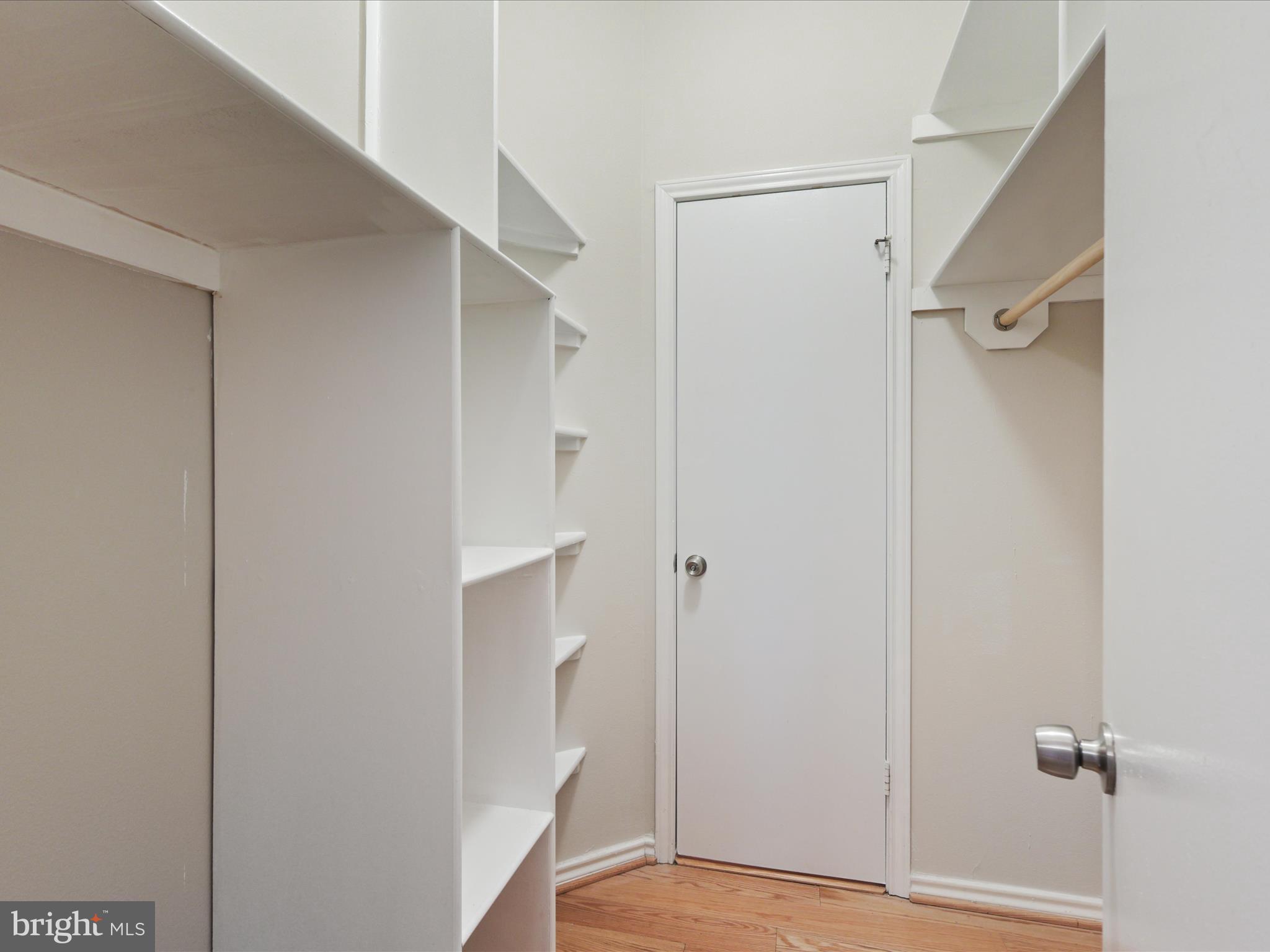 PENDERBROOK SQUARE CONDOMINIUMS - Residential