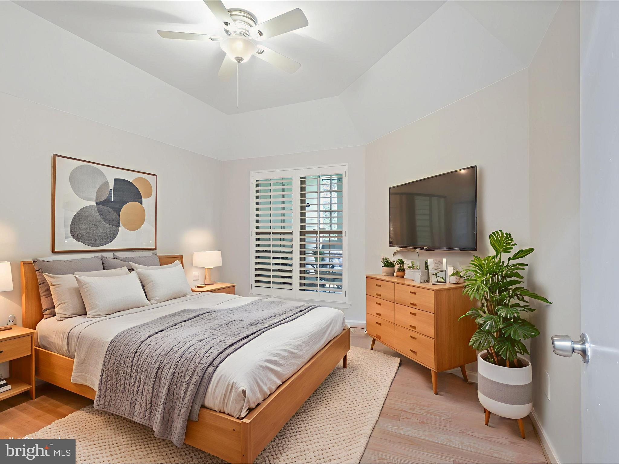 PENDERBROOK SQUARE CONDOMINIUMS - Residential