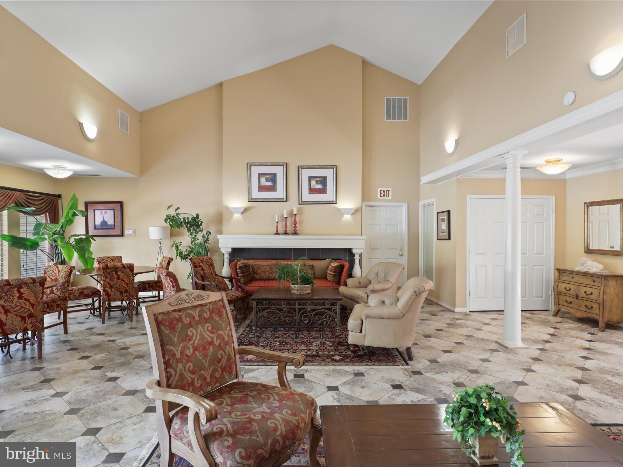 PENDERBROOK SQUARE CONDOMINIUMS - Residential