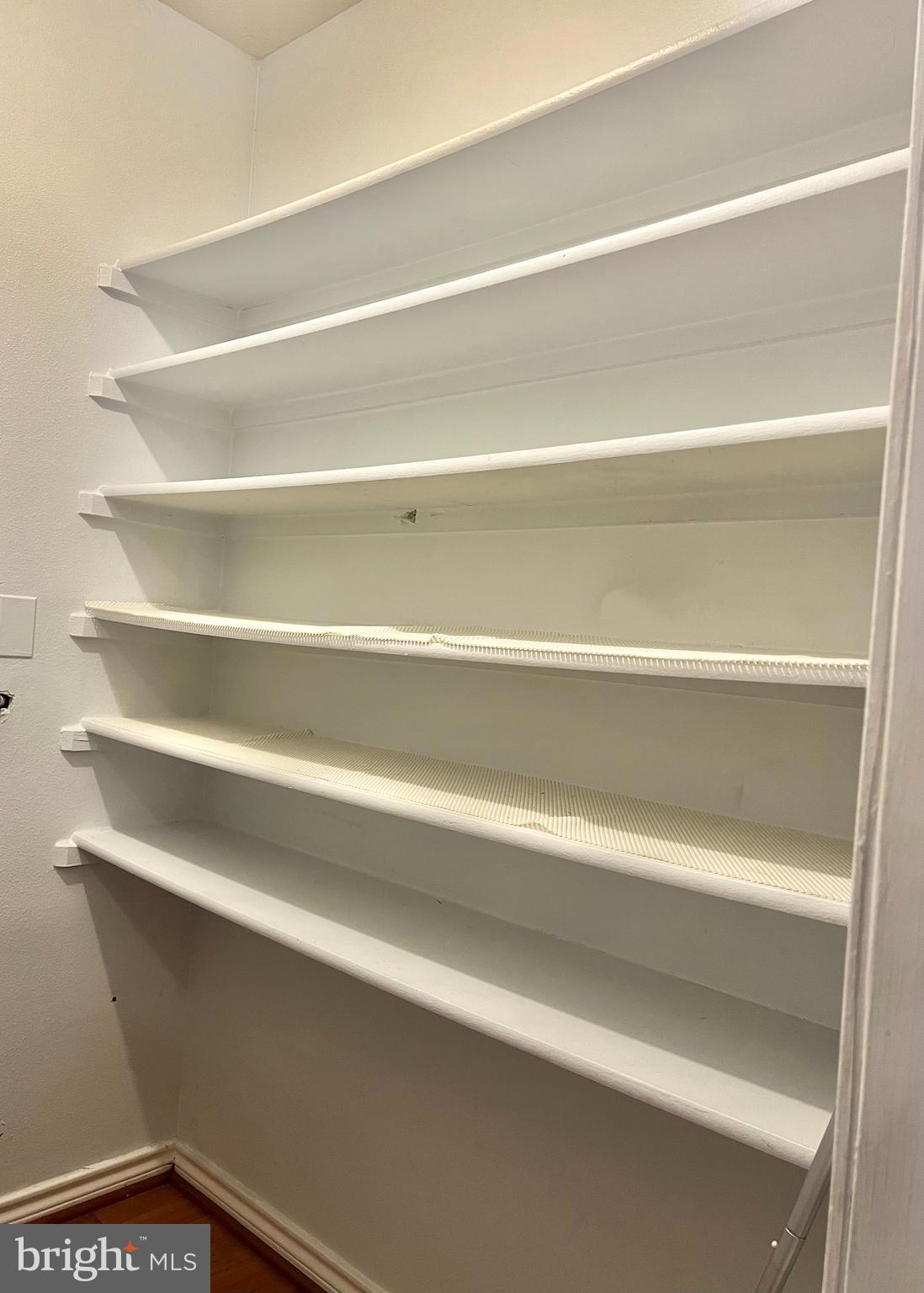 PENDERBROOK SQUARE CONDOMINIUMS - Residential