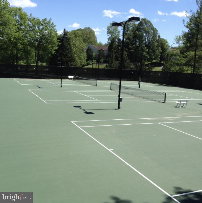 PENDERBROOK SQUARE CONDOMINIUMS - Residential