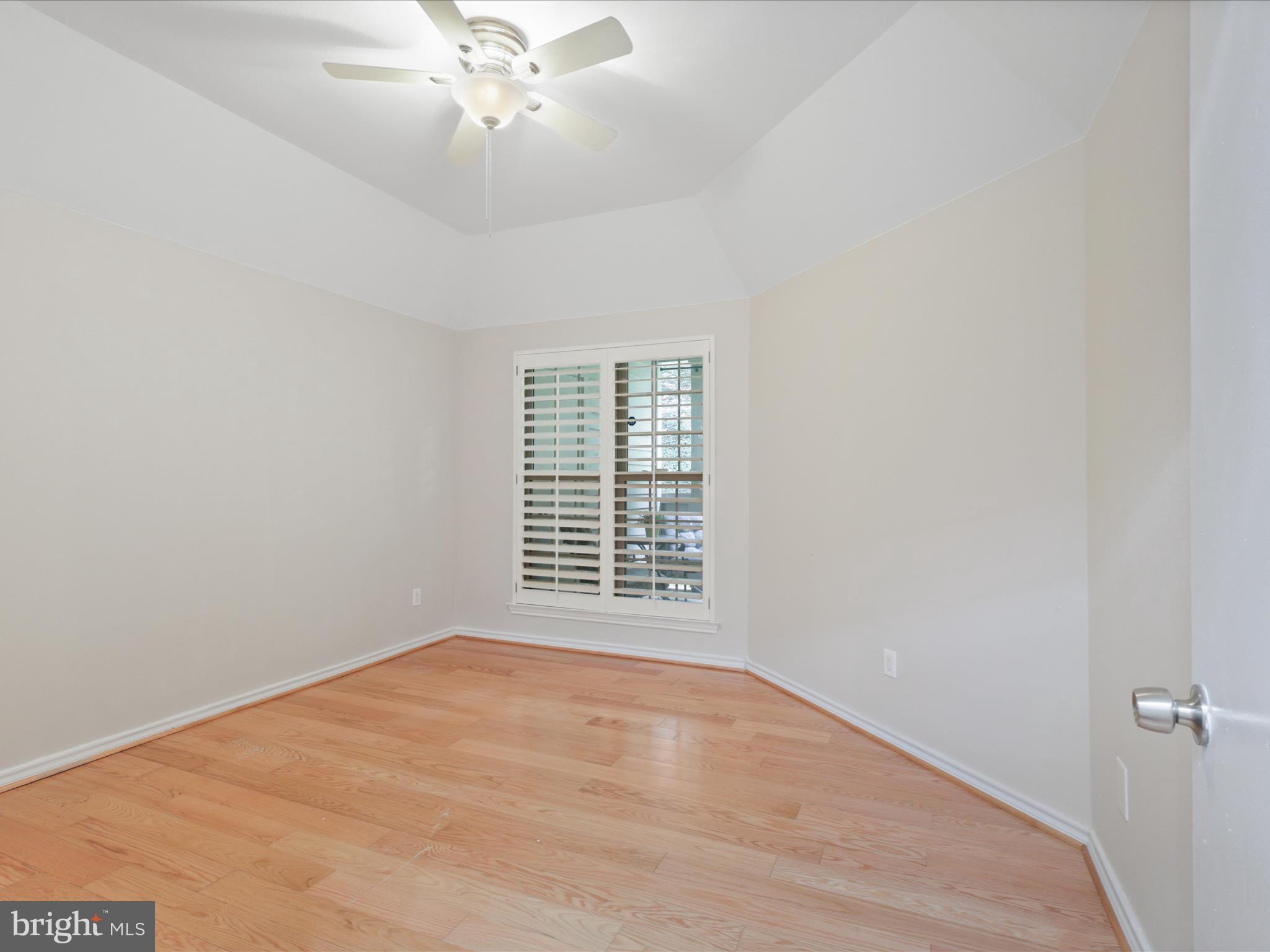 PENDERBROOK SQUARE CONDOMINIUMS - Residential