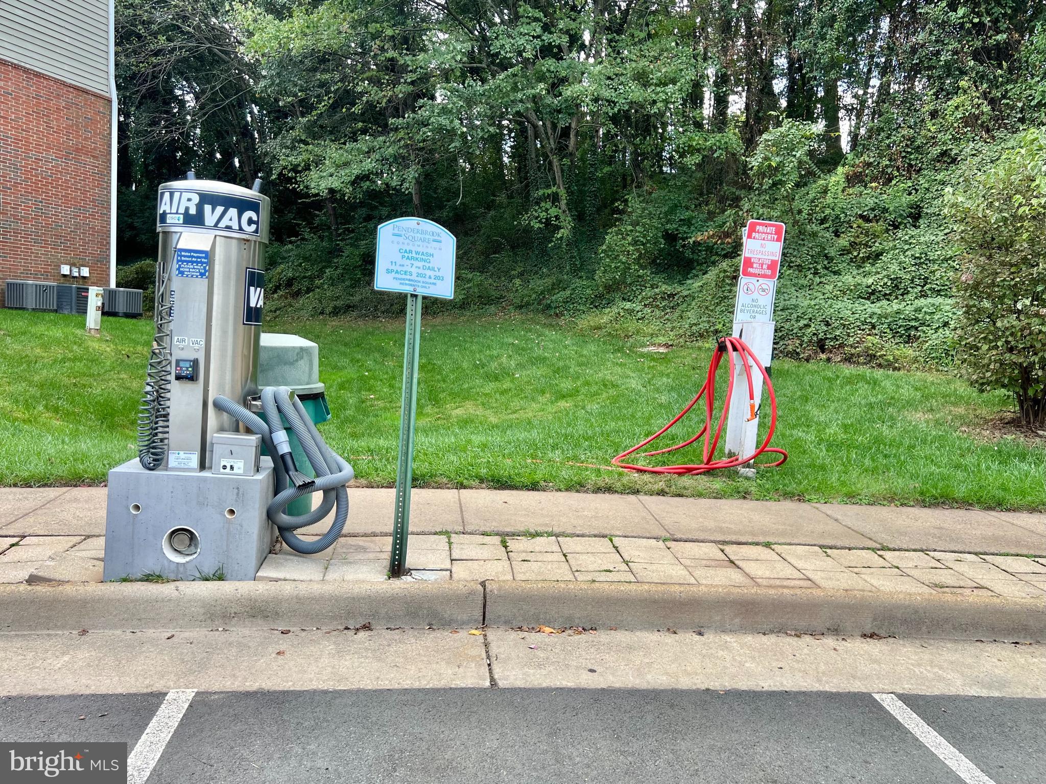 PENDERBROOK SQUARE CONDOMINIUMS - Residential