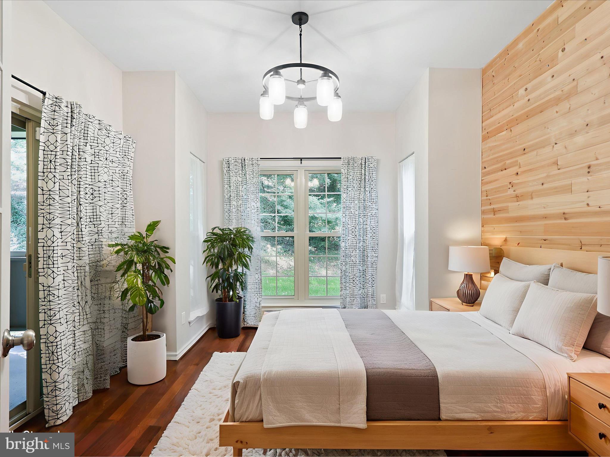 PENDERBROOK SQUARE CONDOMINIUMS - Residential