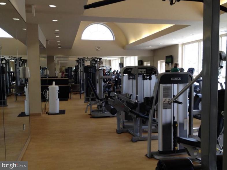 PENDERBROOK SQUARE CONDOMINIUMS - Residential