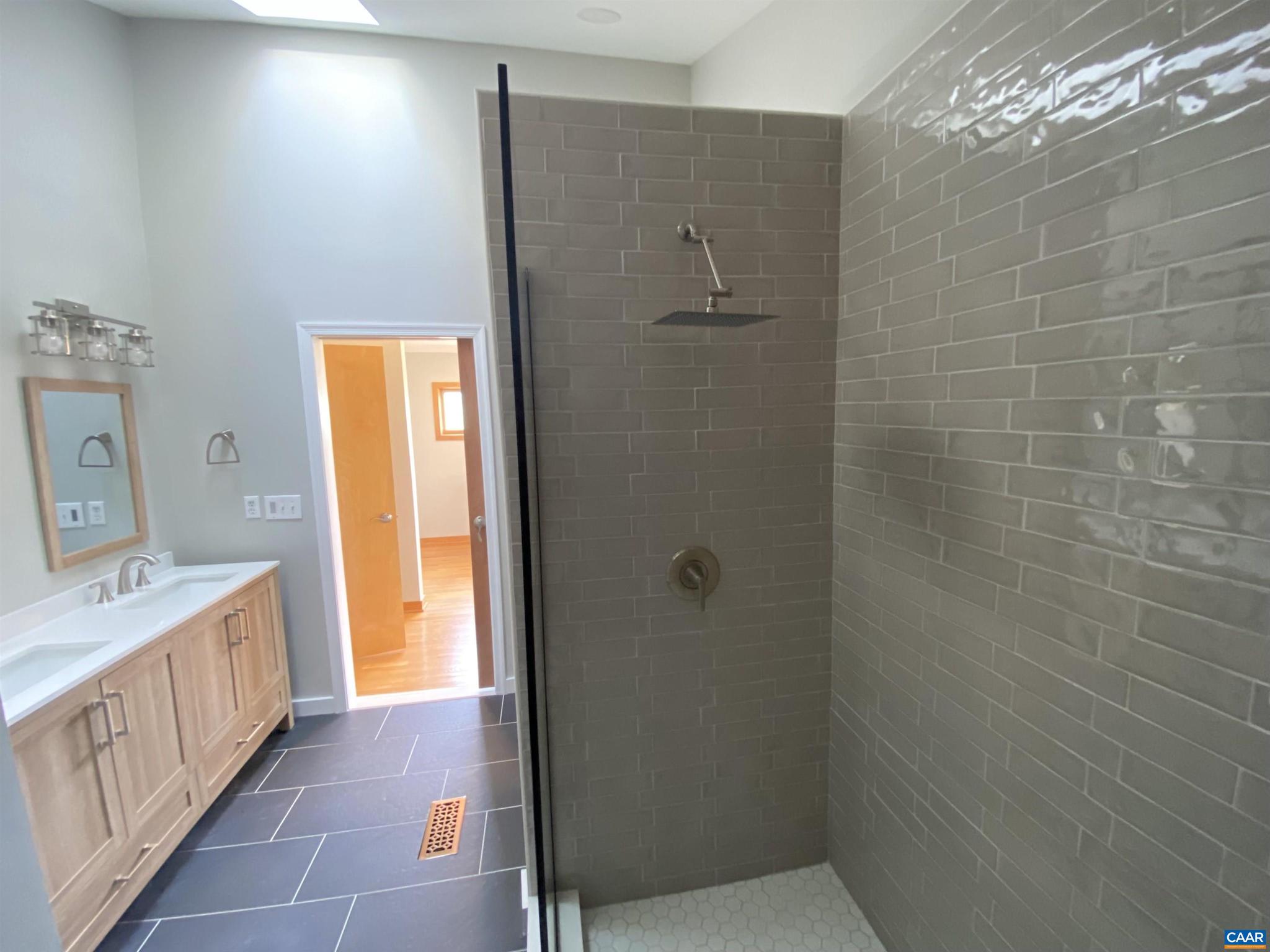 UNKNOWN - Residential Lease