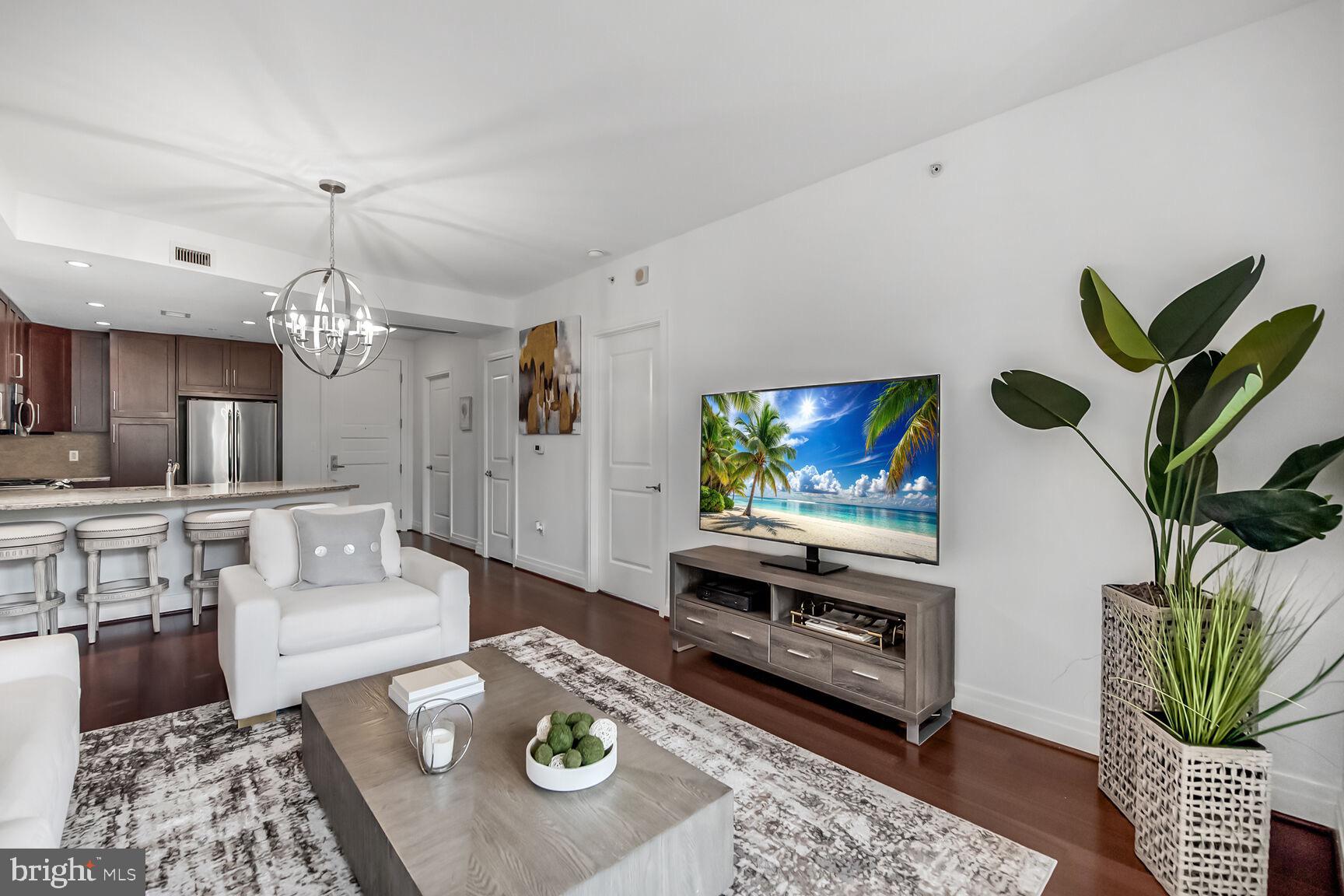 ONE PARK CREST - Residential