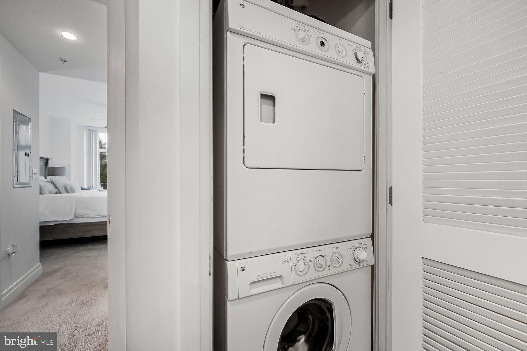 ONE PARK CREST - Residential