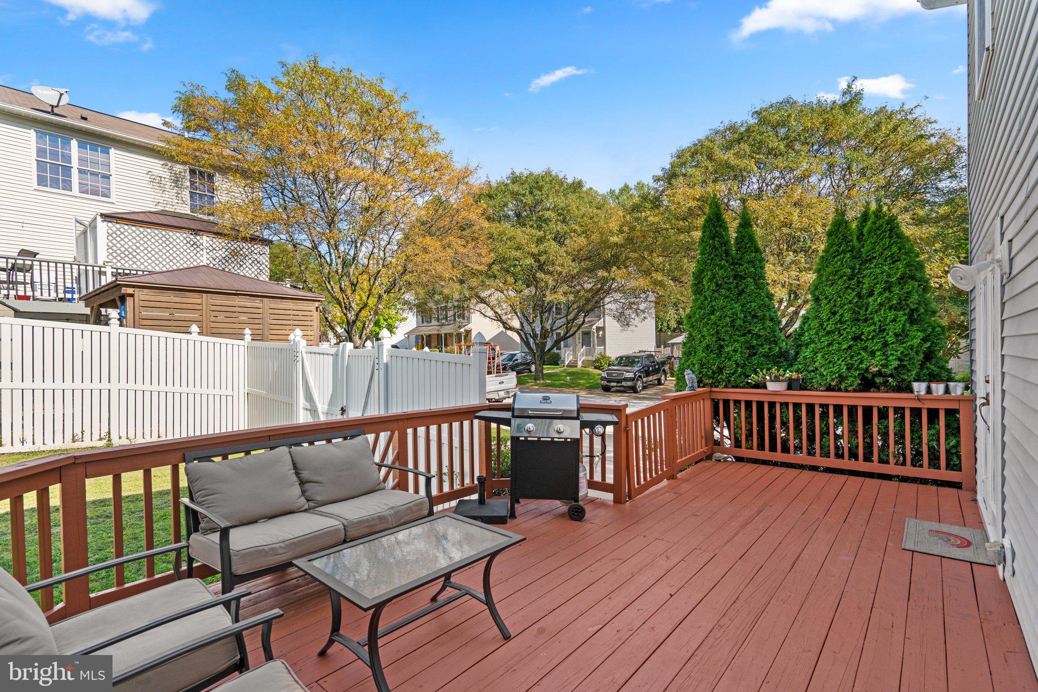 MEADOWRIDGE LANDING - Residential