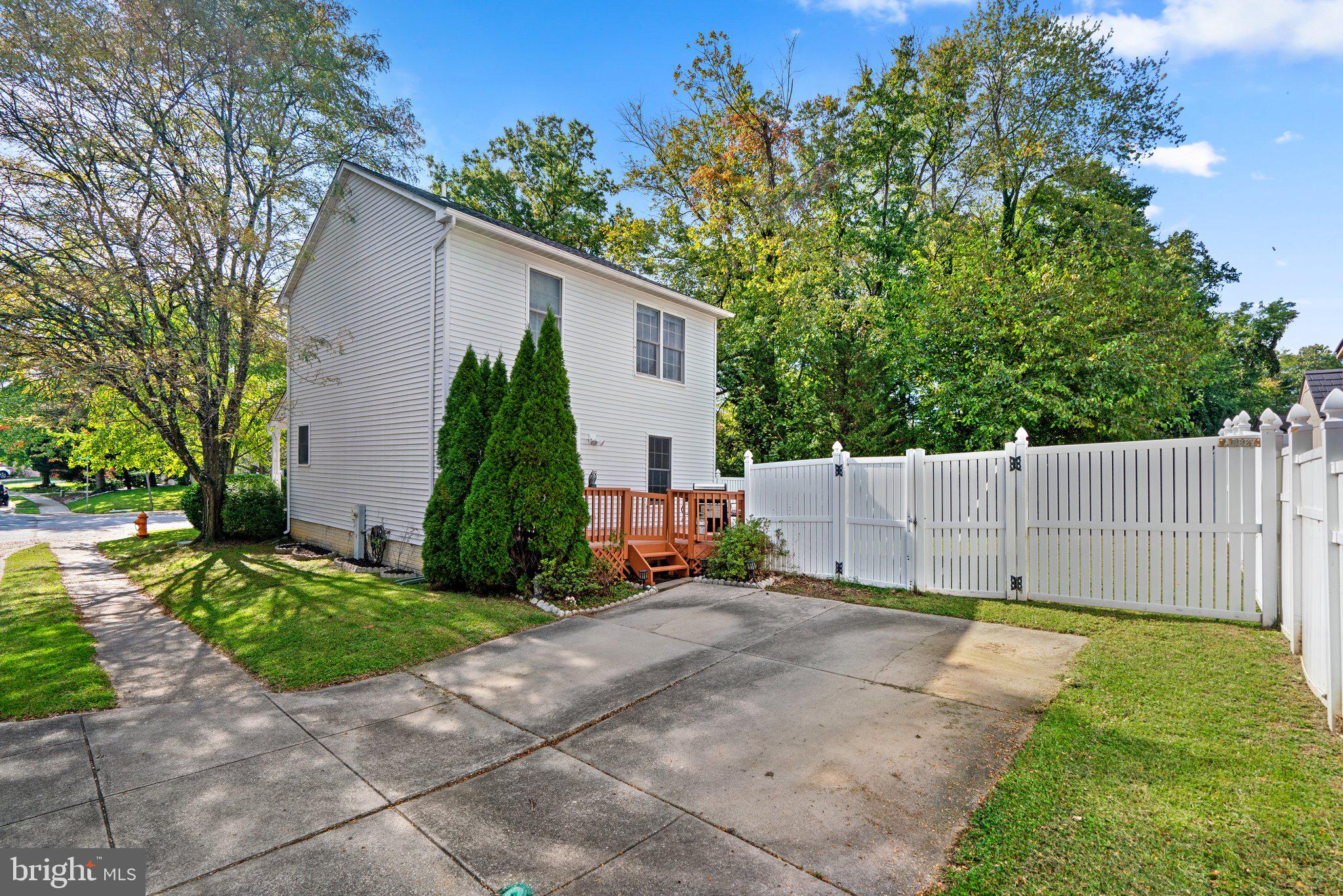 MEADOWRIDGE LANDING - Residential