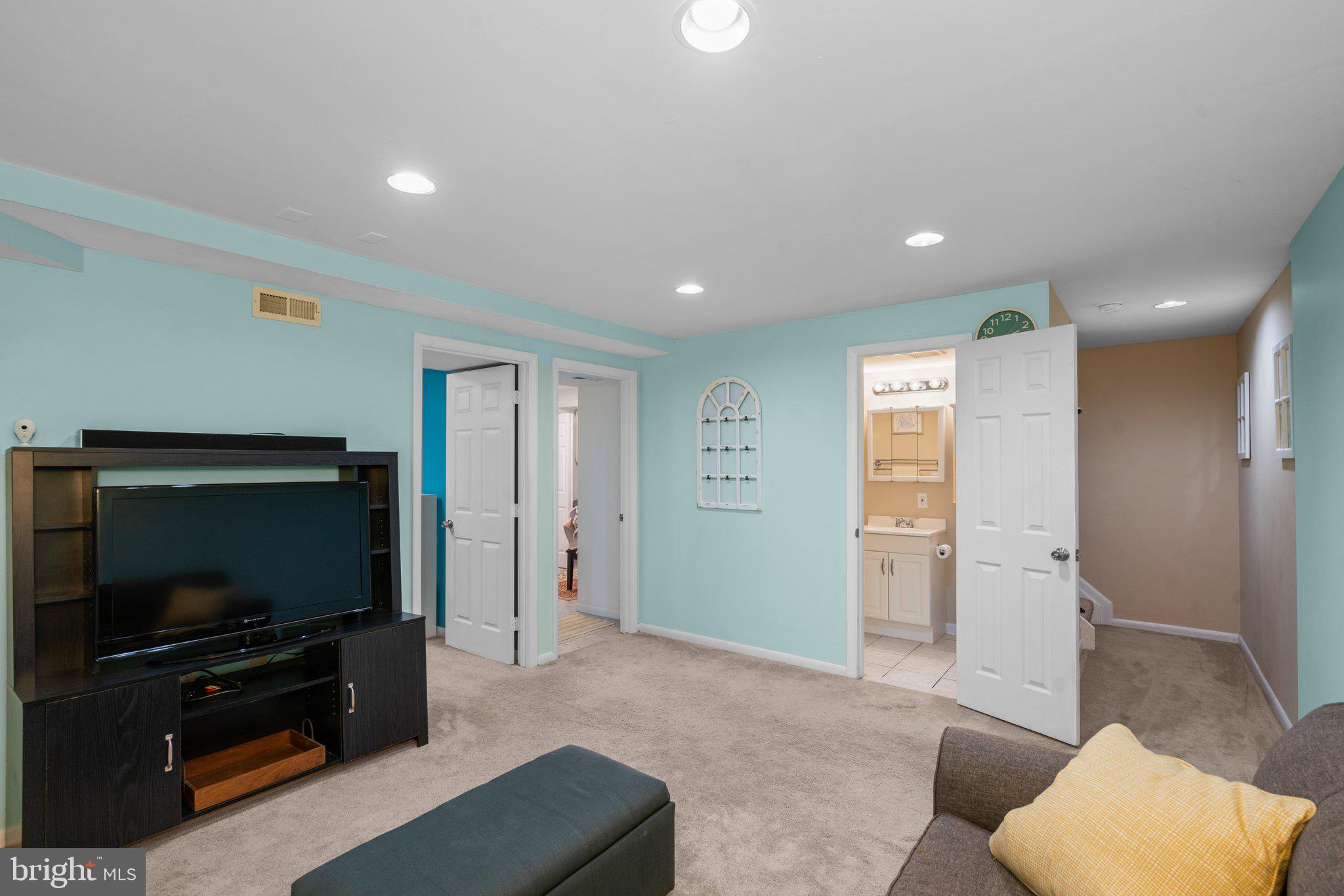 MEADOWRIDGE LANDING - Residential