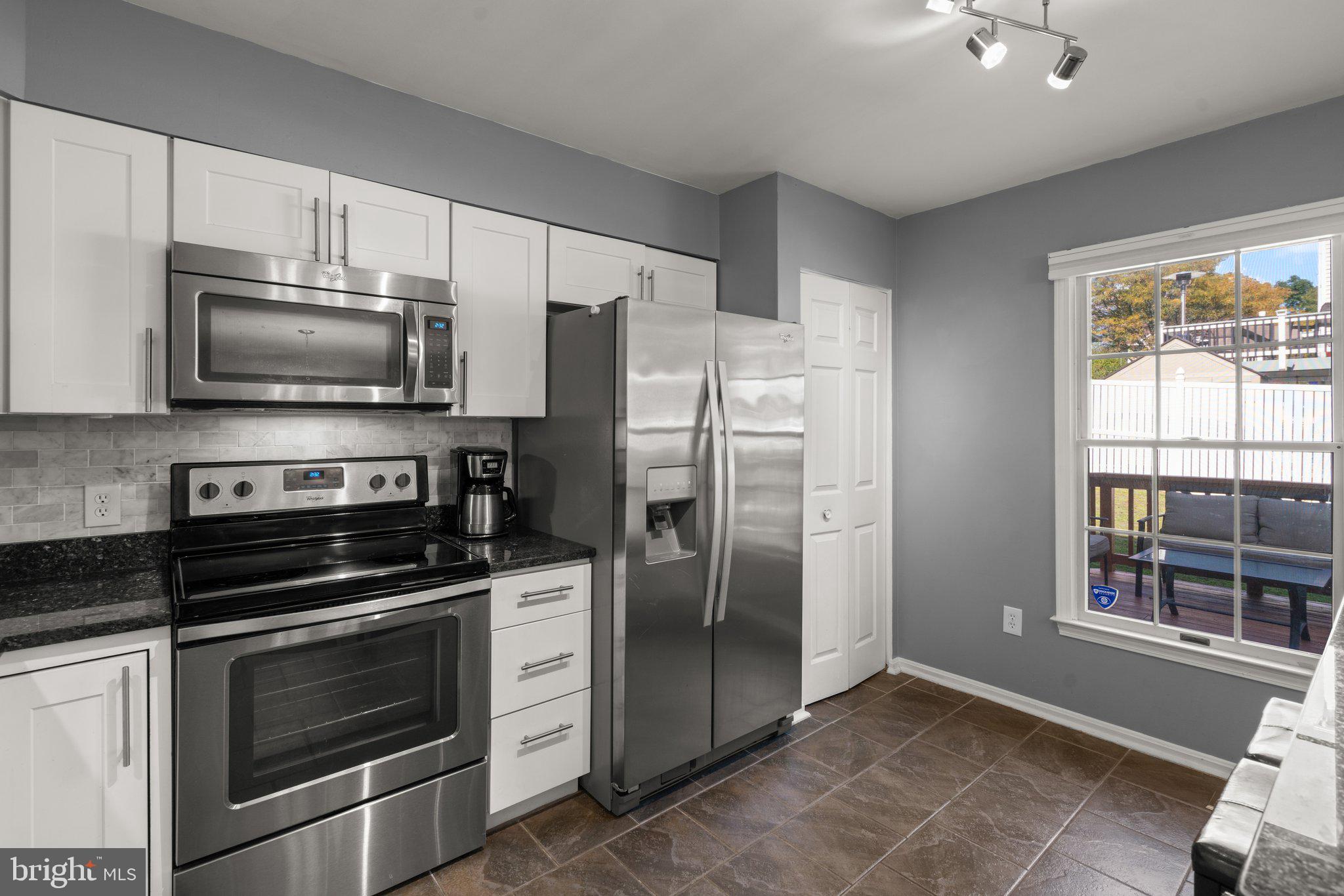 MEADOWRIDGE LANDING - Residential