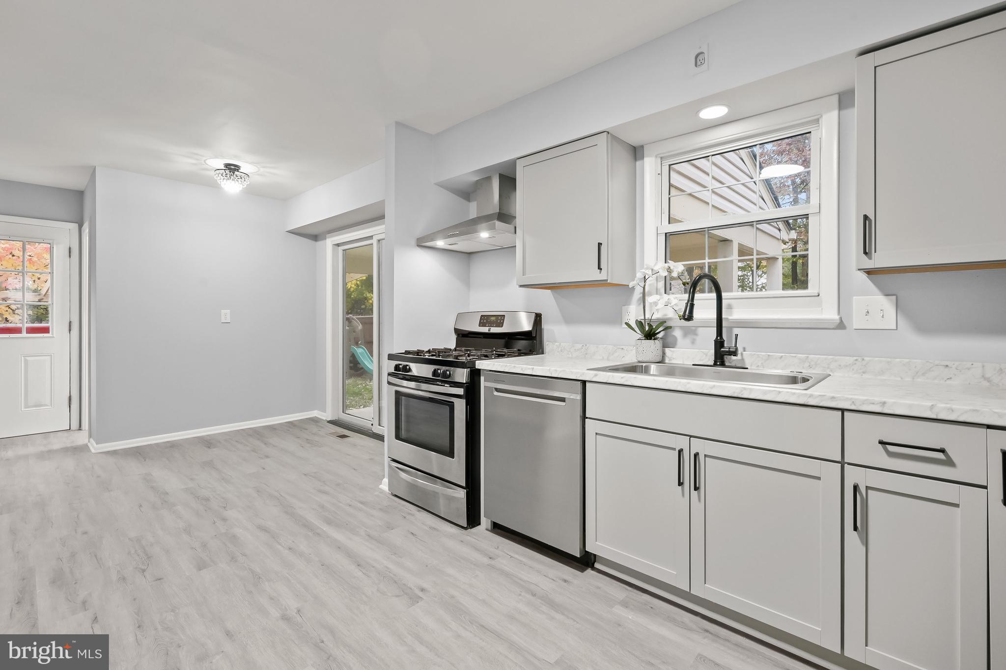 WOODBRIDGE VALLEY - Residential