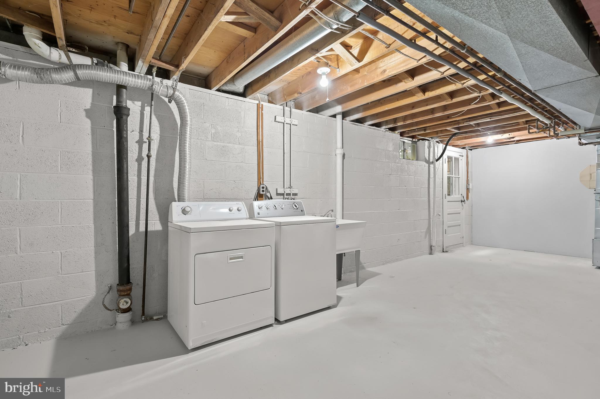 WOODBRIDGE VALLEY - Residential