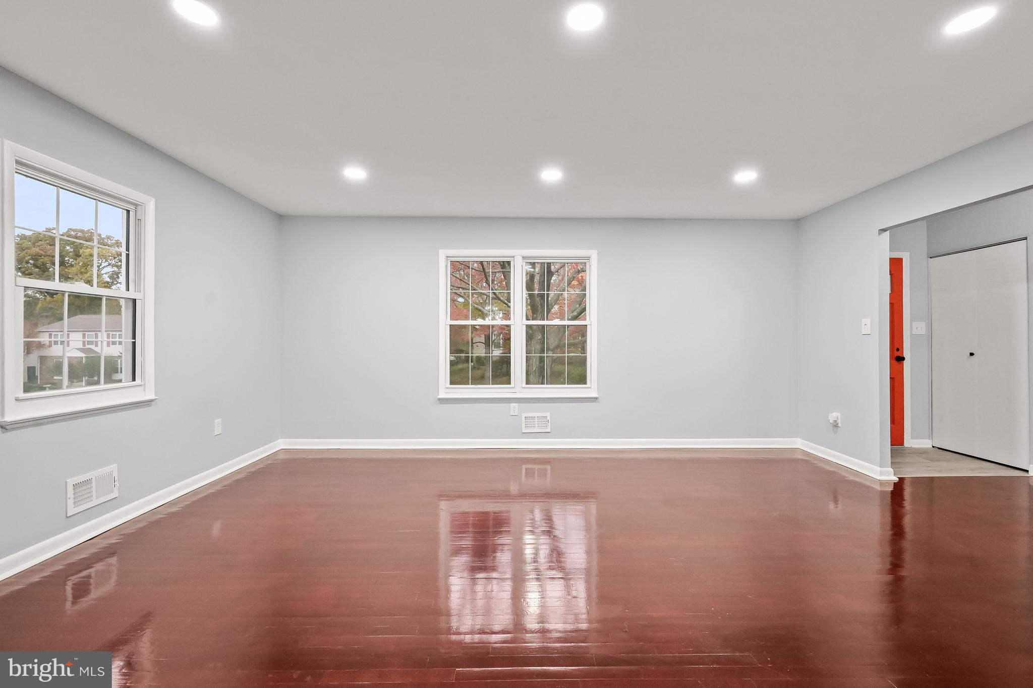 WOODBRIDGE VALLEY - Residential