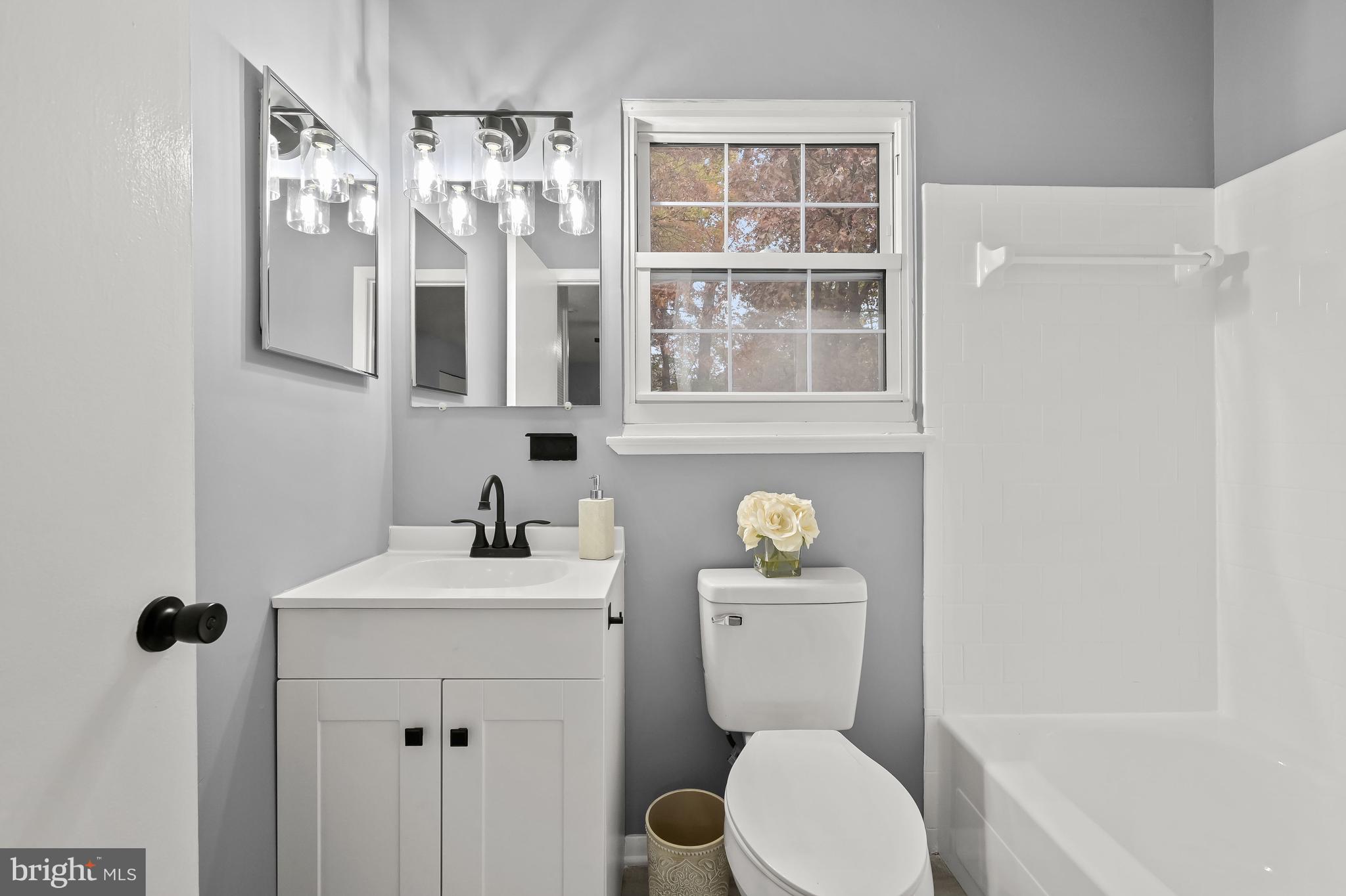 WOODBRIDGE VALLEY - Residential