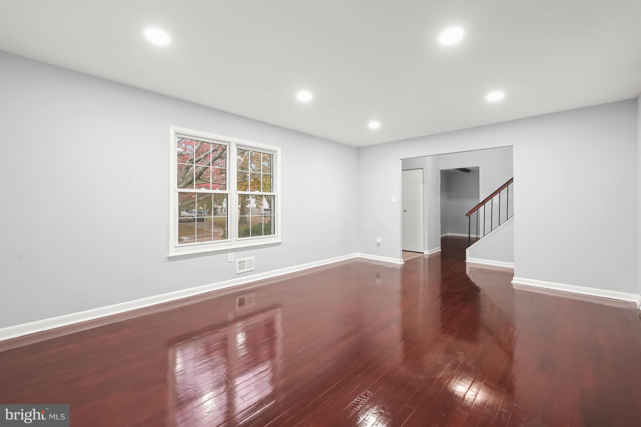 WOODBRIDGE VALLEY - Residential