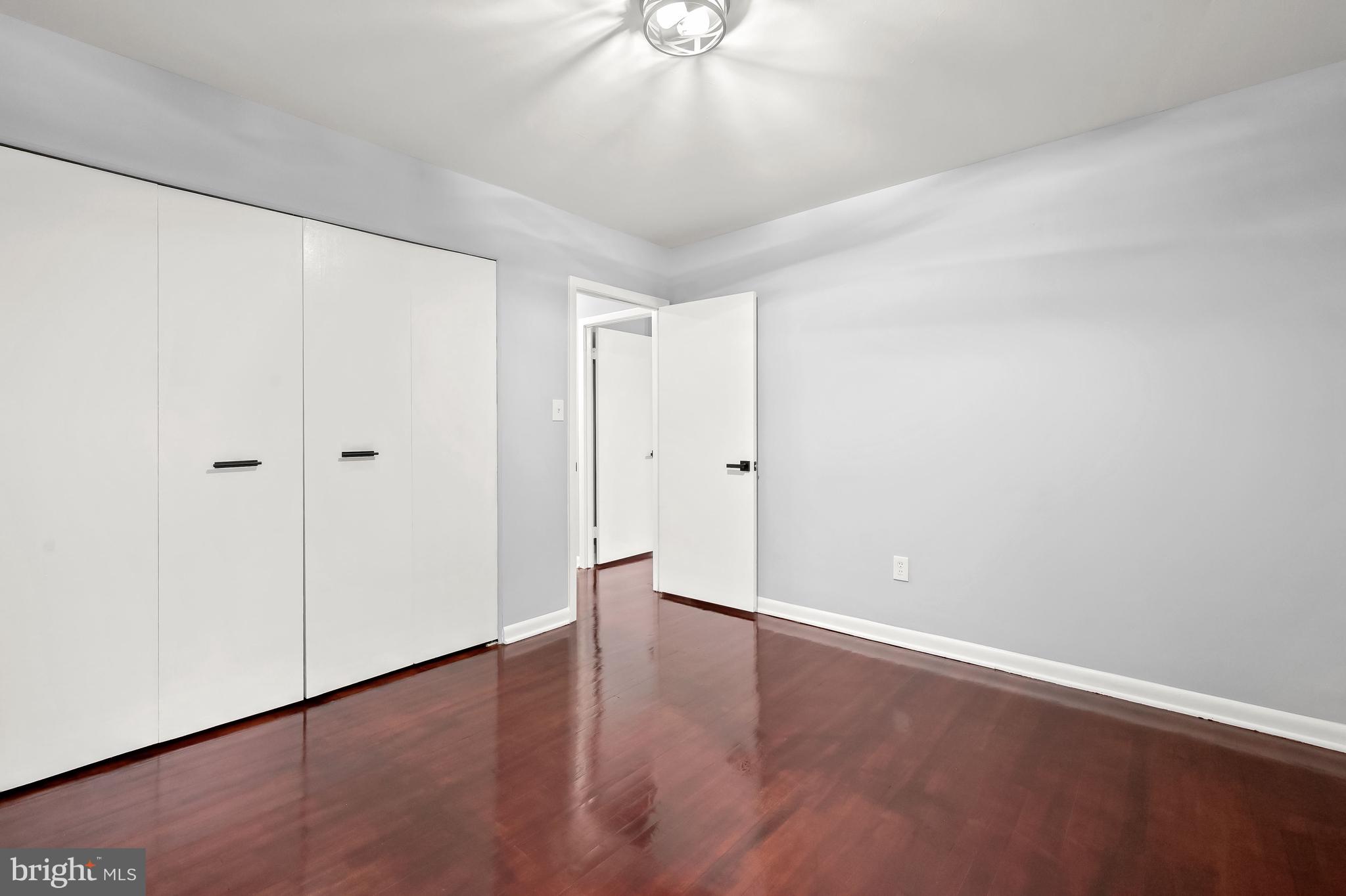 WOODBRIDGE VALLEY - Residential