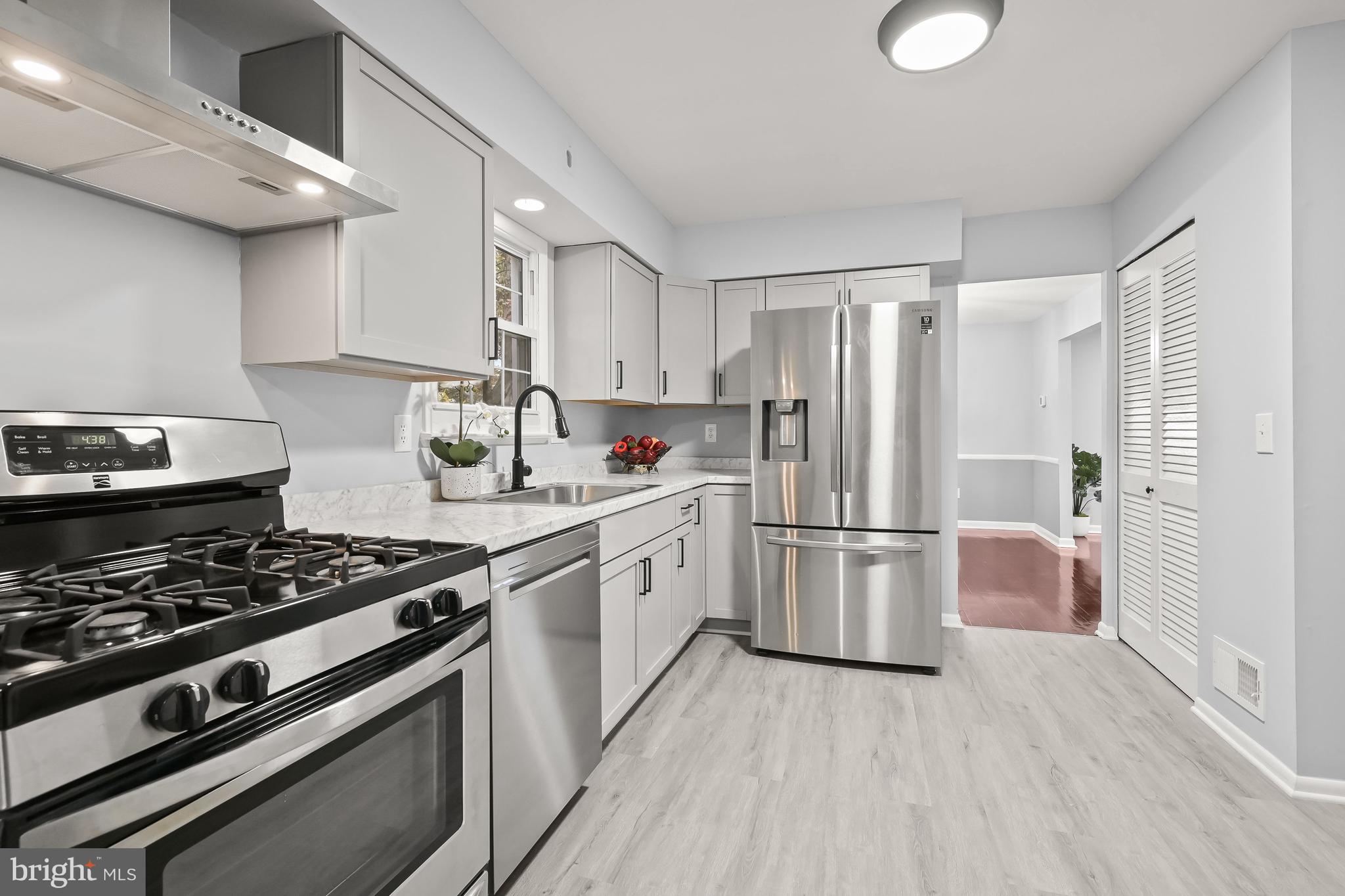 WOODBRIDGE VALLEY - Residential