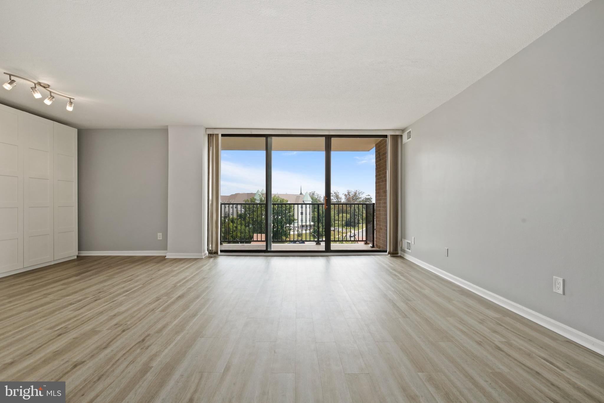 4 MONROE STREET 704