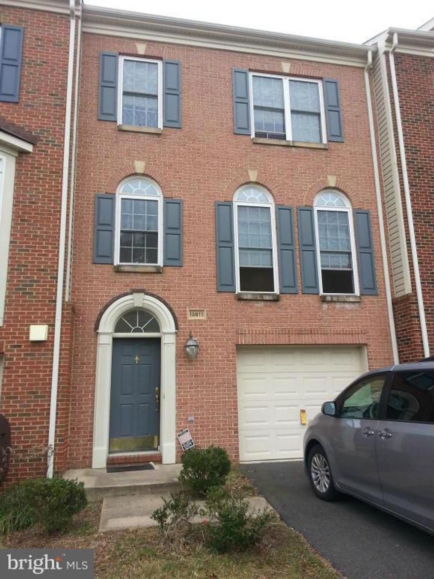 Available from Mid-September. Spacious townhouse in Faircrest Community. 3 lvl bump out, One car garage, Hardwood floors Living RM, Dining RM, Kitchen and Powder RM.Master BR with Lux bath. Gourmet Kitchen with granite counter tops. Fully finished walk out basement. Uppr Lv Laundry. Community Pool, Tennis Court.