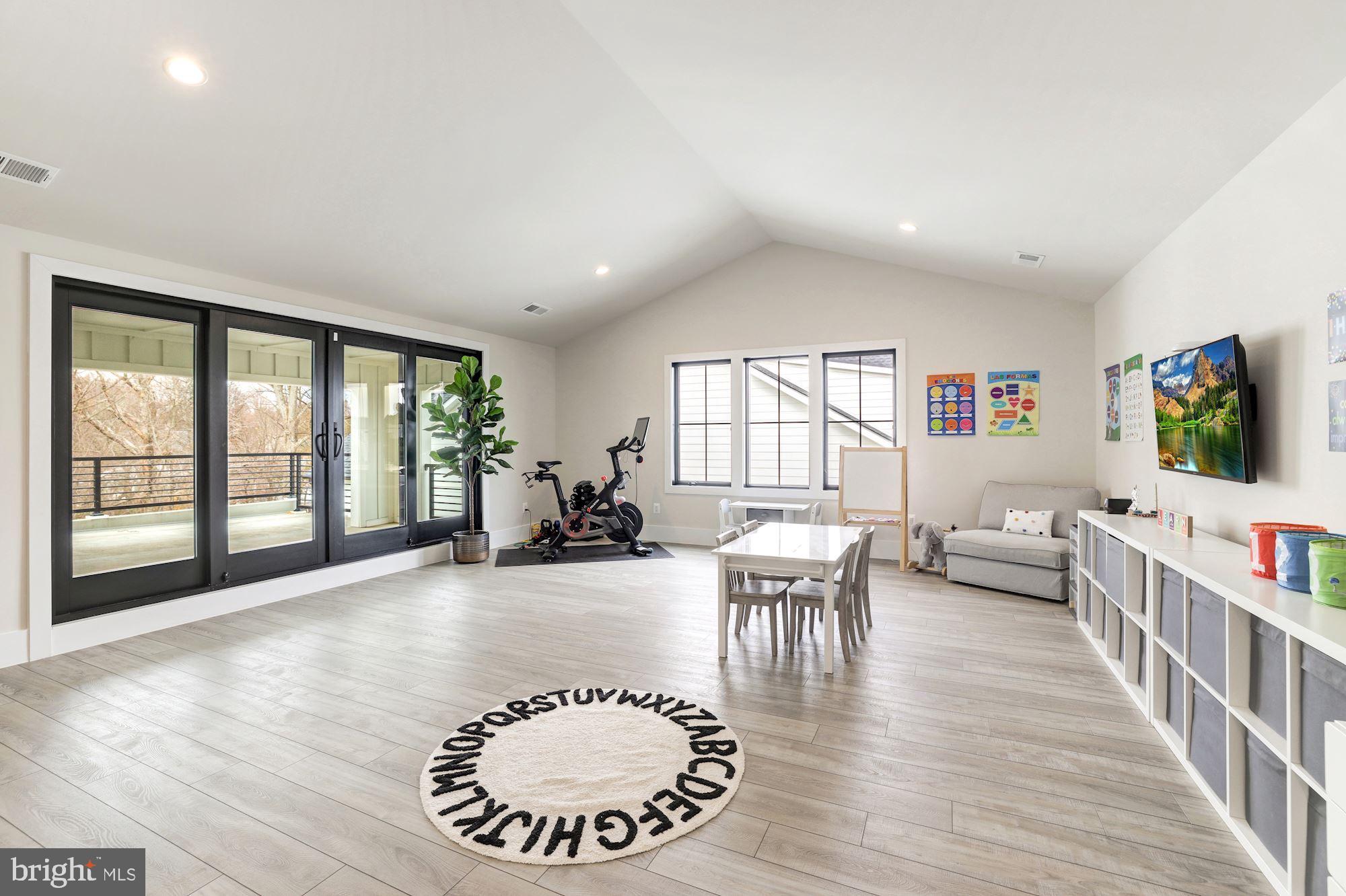 RETREAT AT MCLEAN AND MEHR FARM - Residential