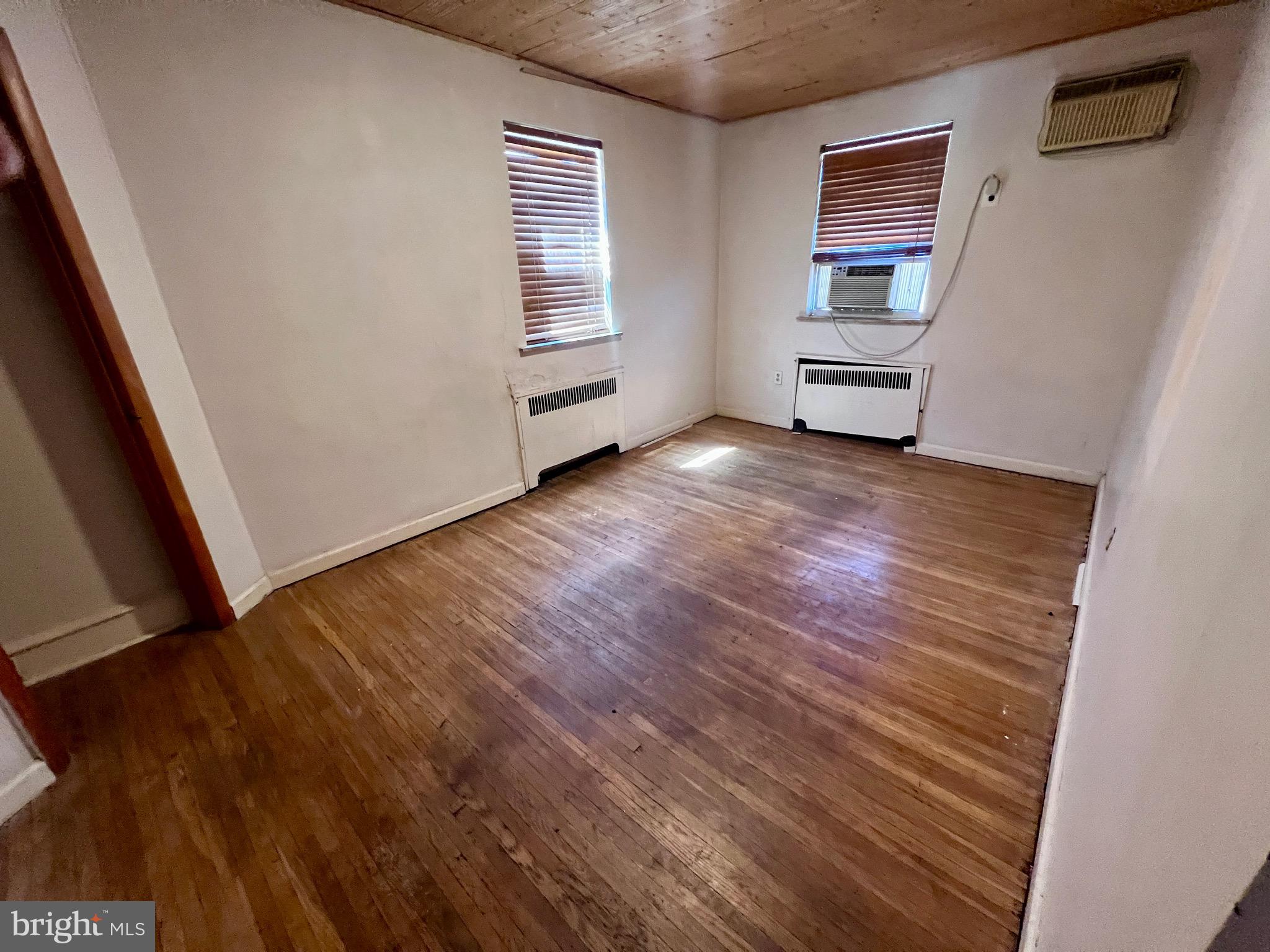 MAYFAIR (EAST) - Residential