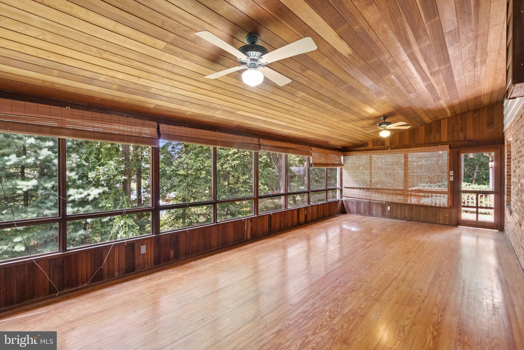 NORTH SHERWOOD FOREST - Residential