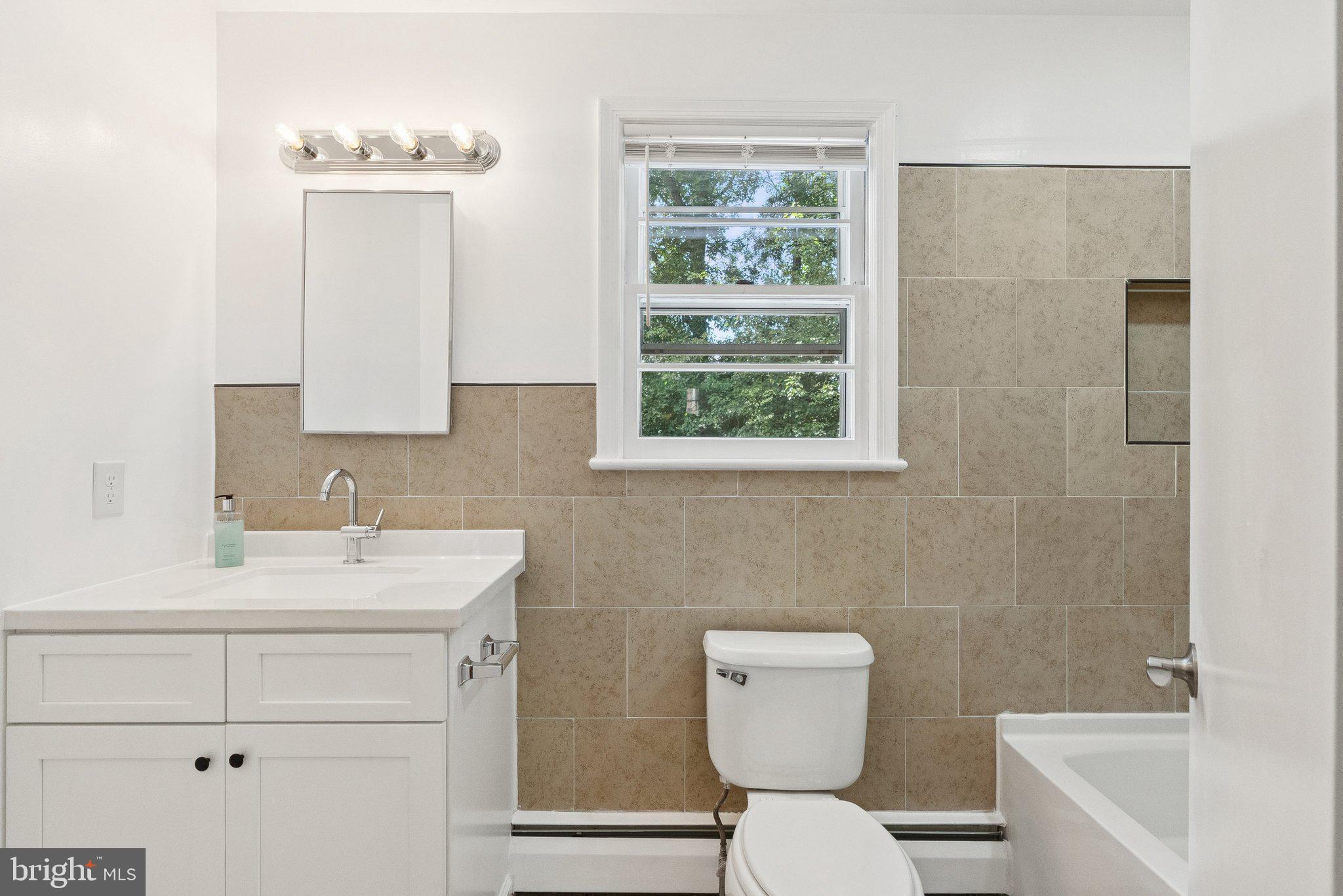 NORTH SHERWOOD FOREST - Residential