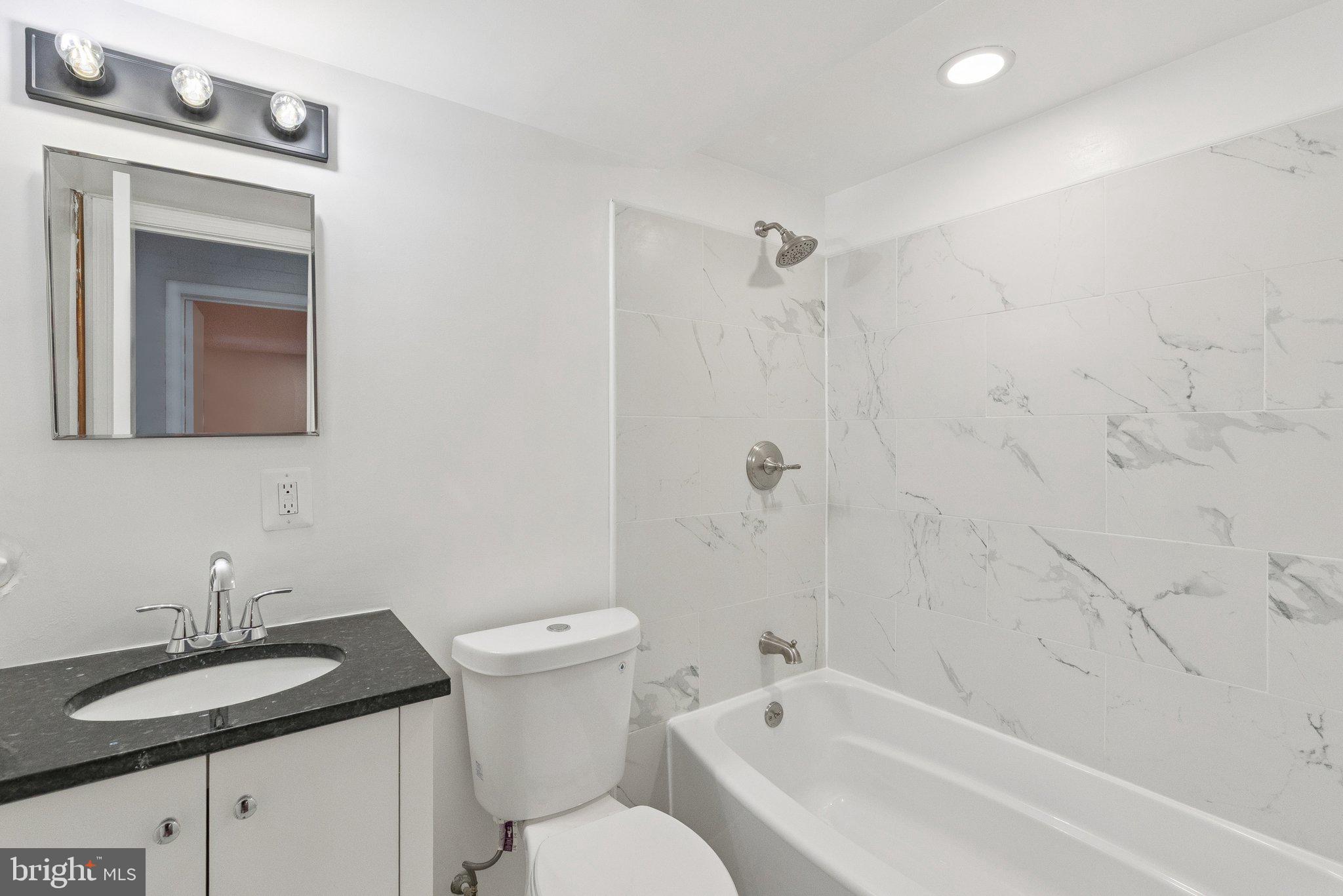 NORTH SHERWOOD FOREST - Residential