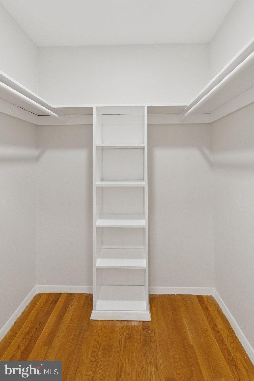 NORTH SHERWOOD FOREST - Residential