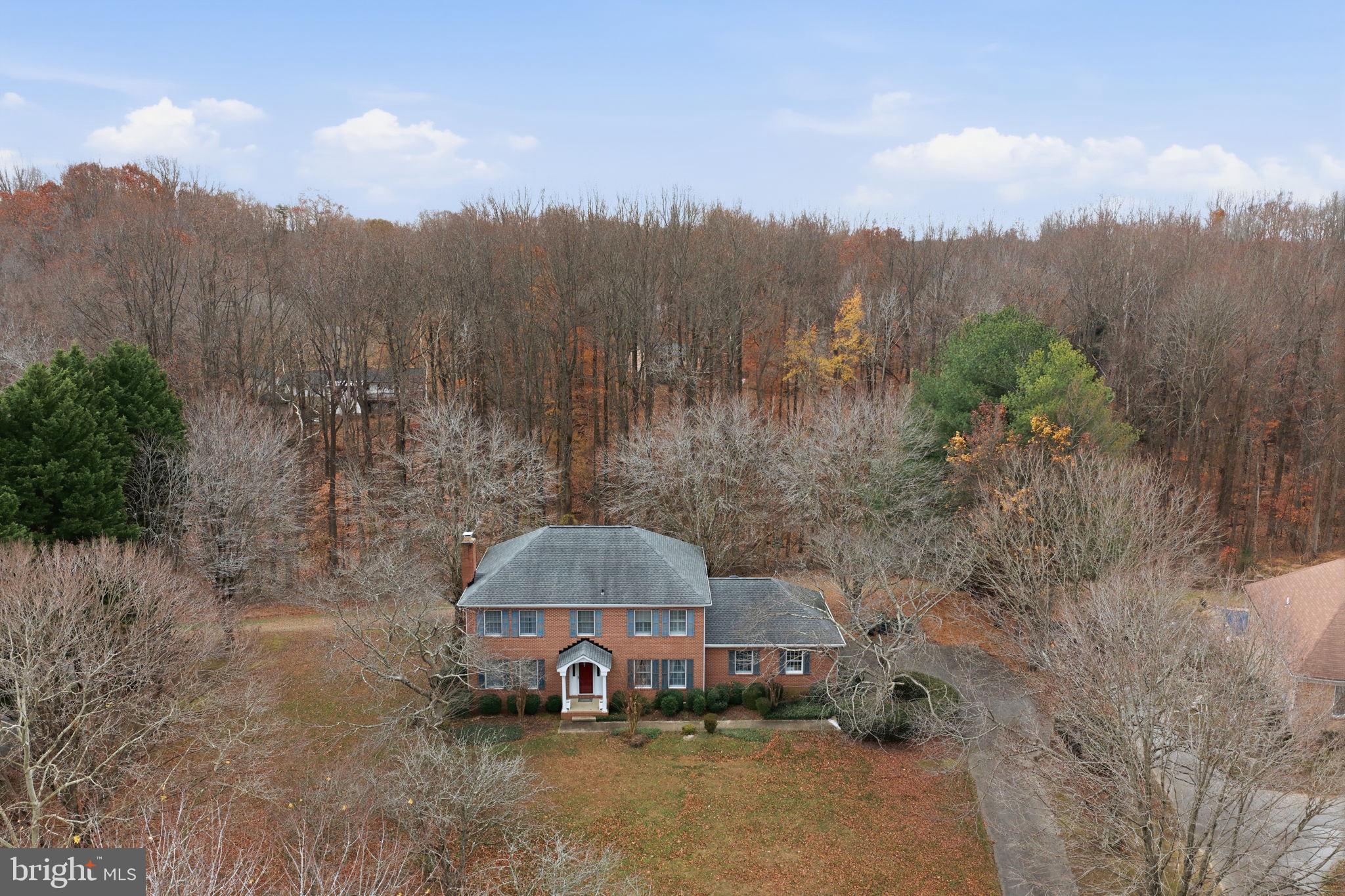 TWIN LAKES - Residential