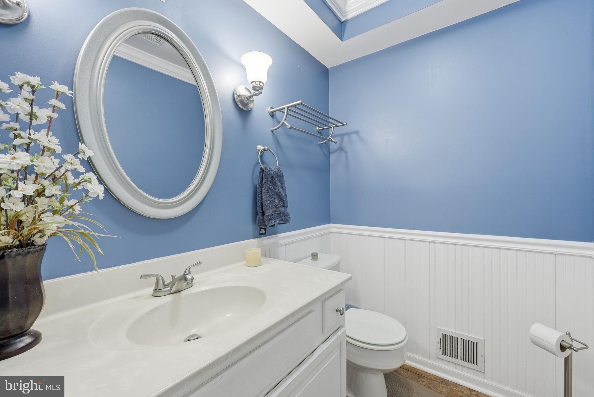 TWIN LAKES - Residential