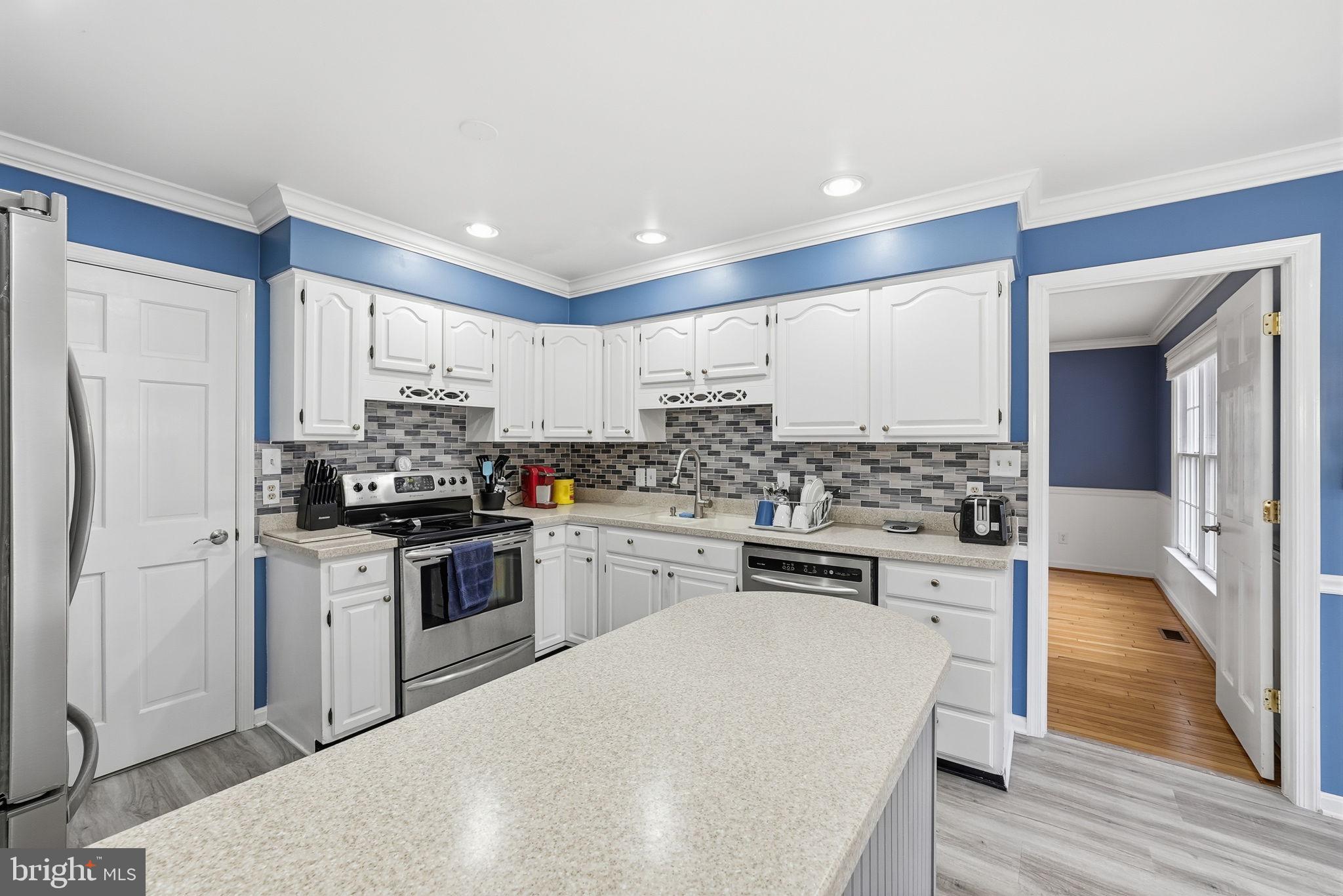 TWIN LAKES - Residential