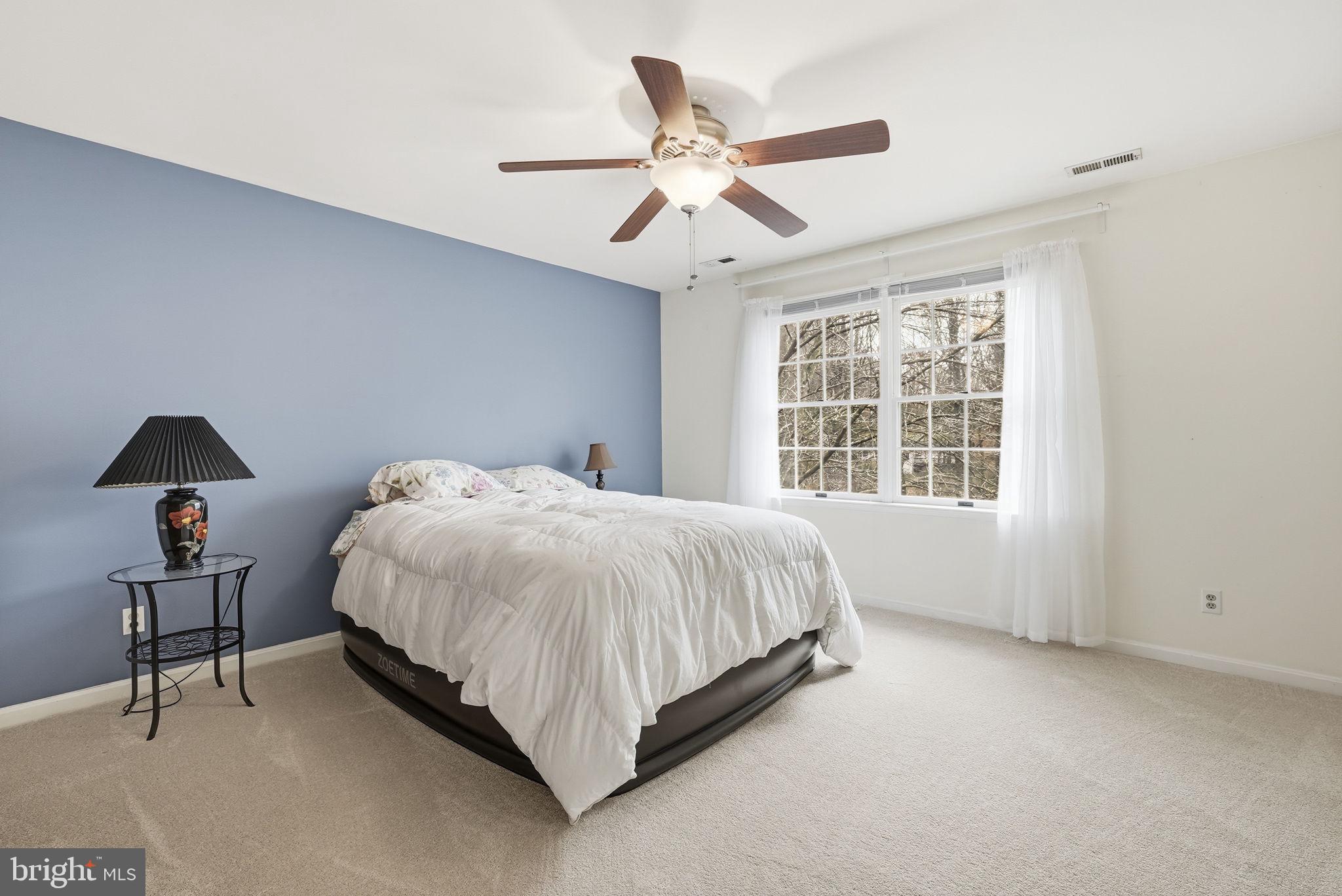 TWIN LAKES - Residential