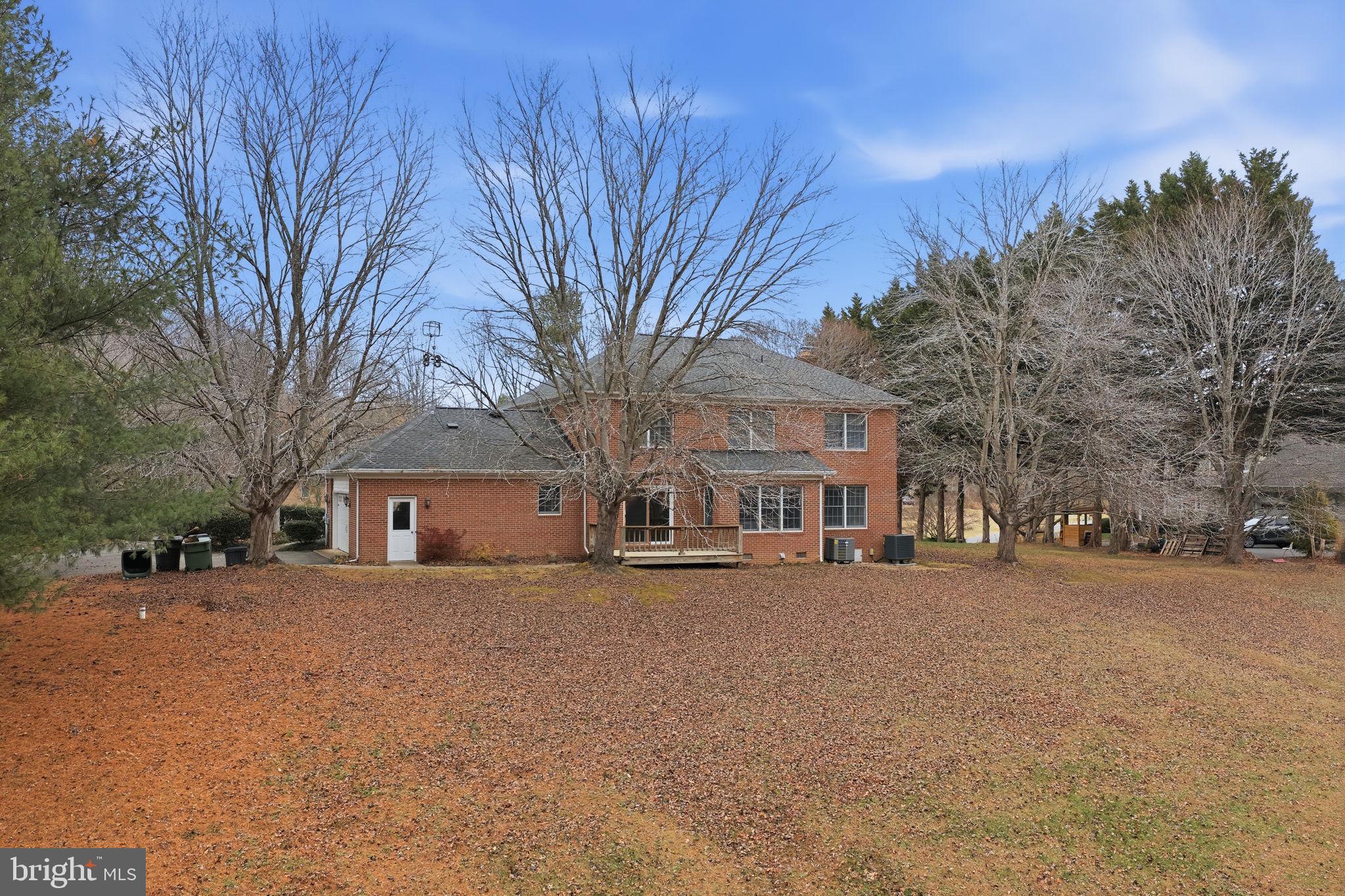 TWIN LAKES - Residential