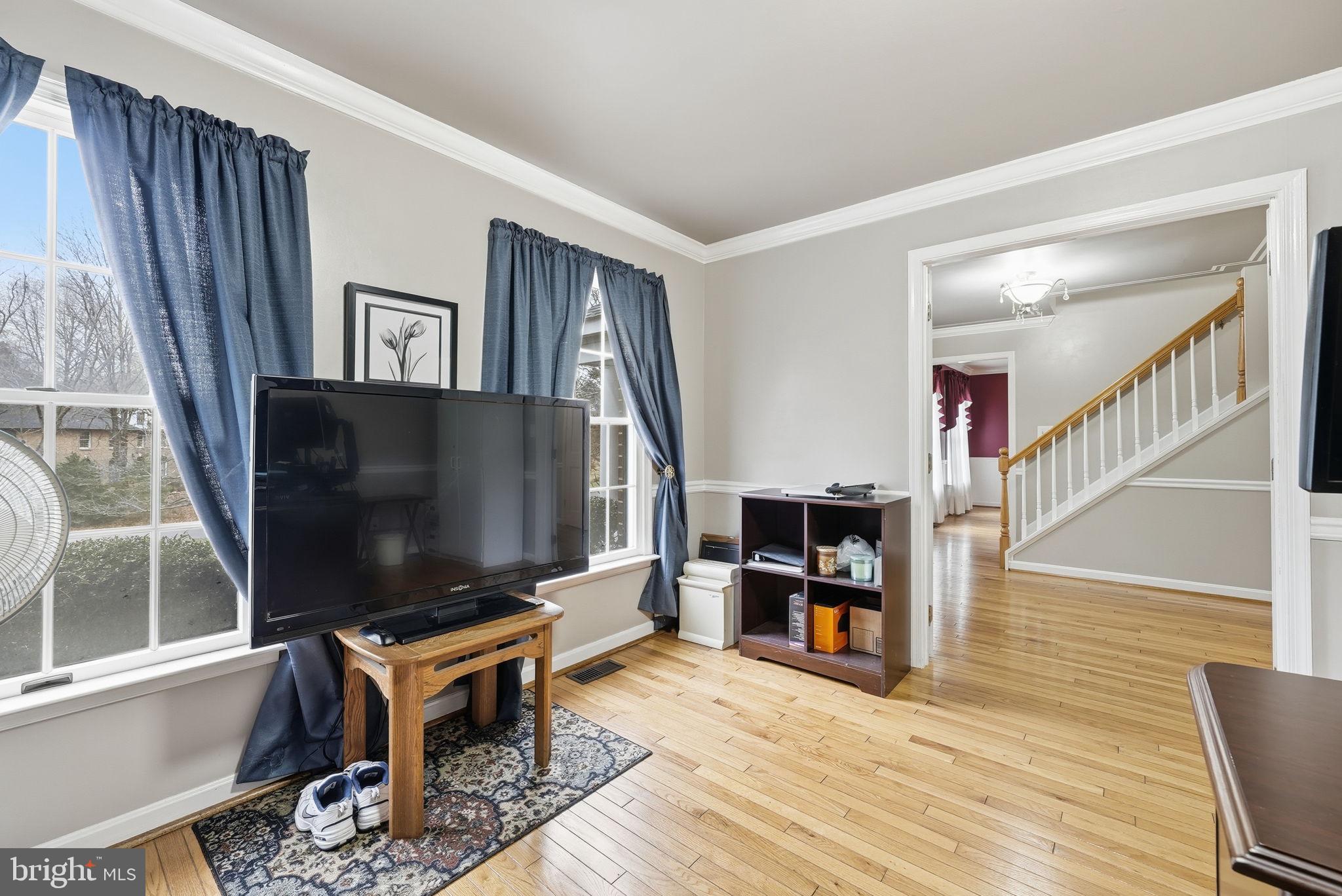 TWIN LAKES - Residential