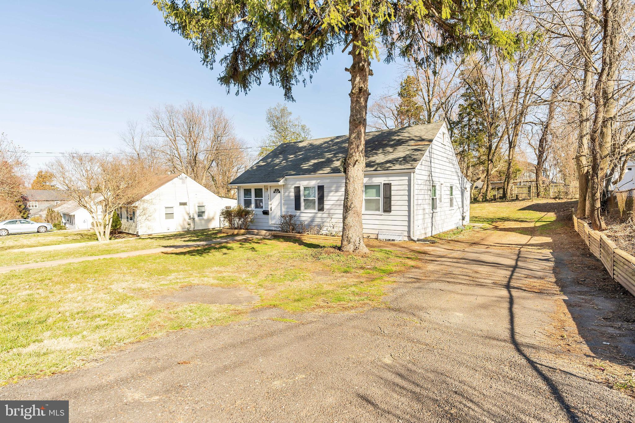 PIMMIT HILLS - Residential Lease