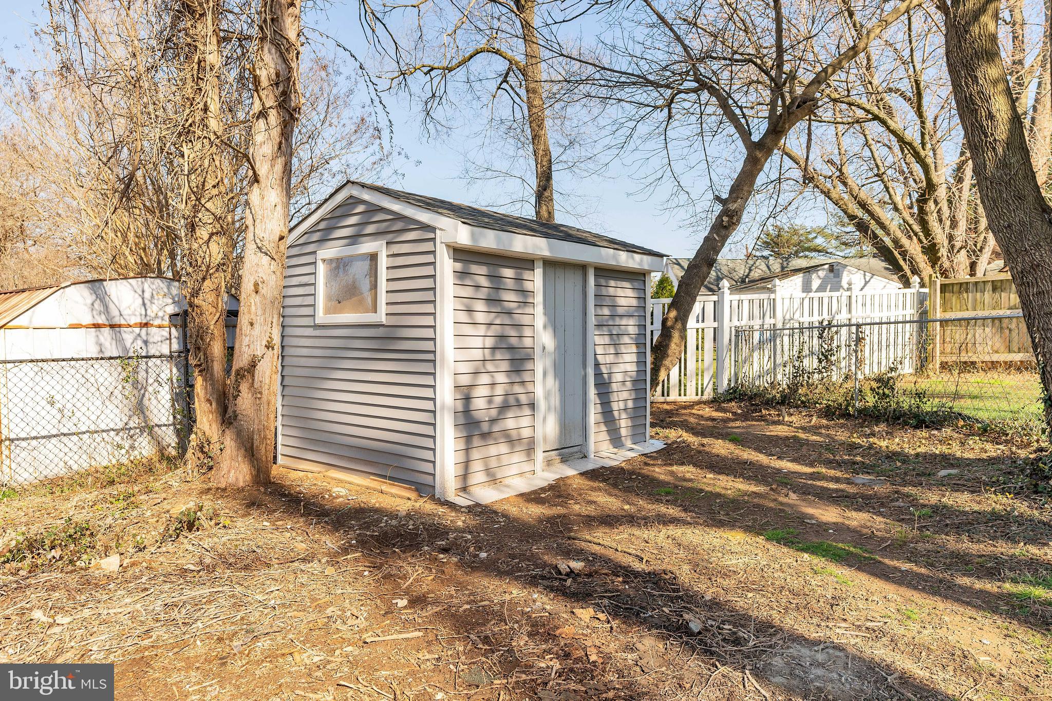 PIMMIT HILLS - Residential Lease