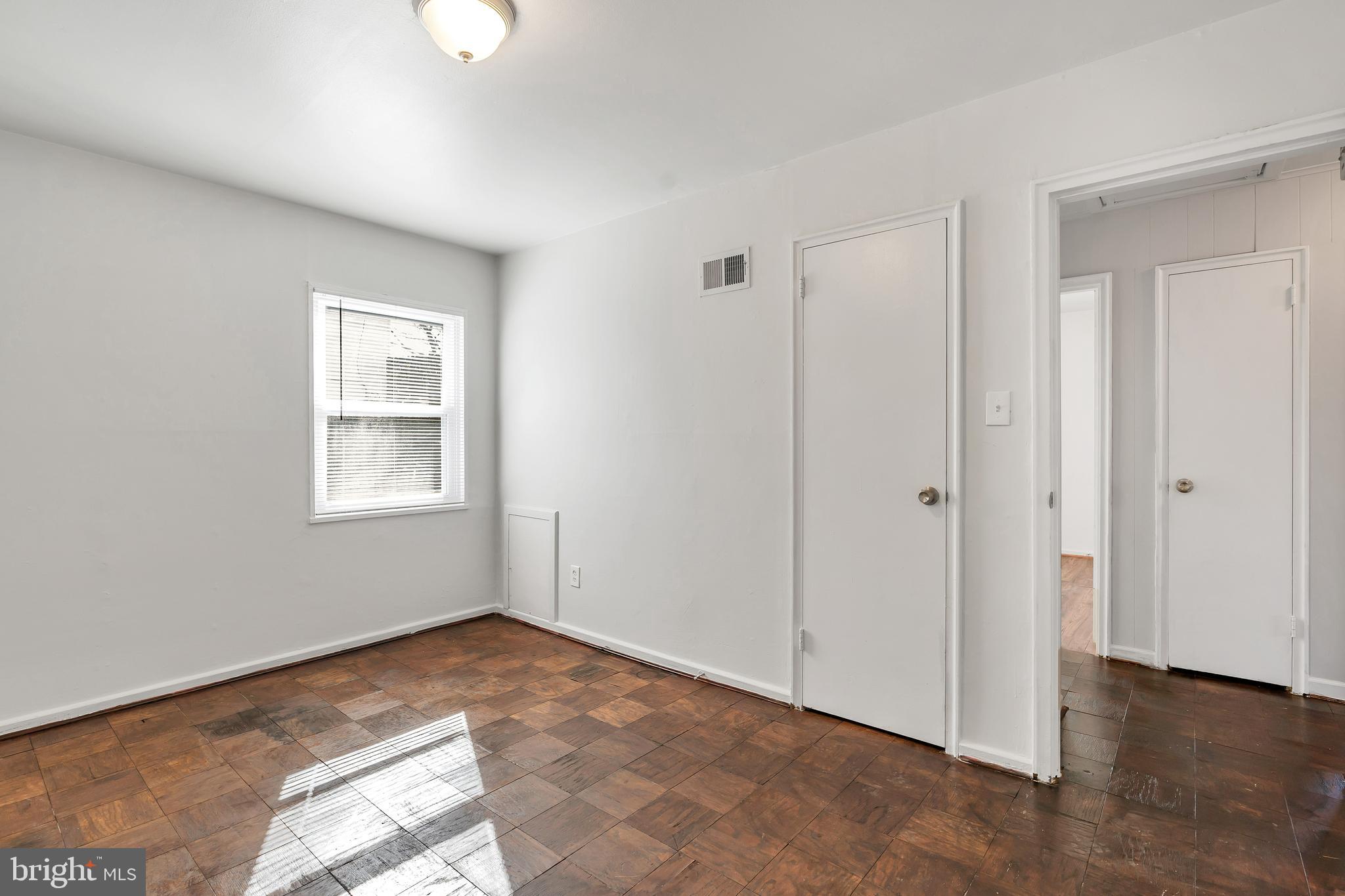 PIMMIT HILLS - Residential Lease