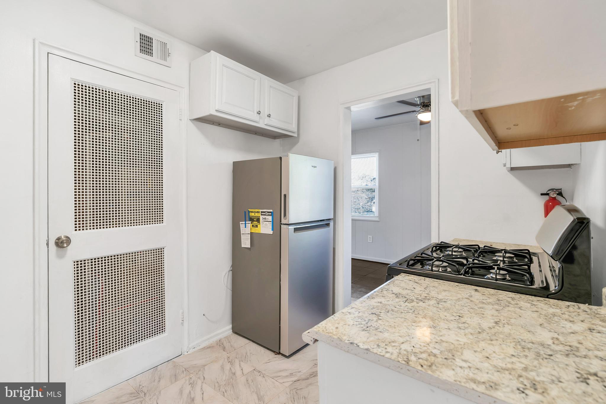 PIMMIT HILLS - Residential Lease