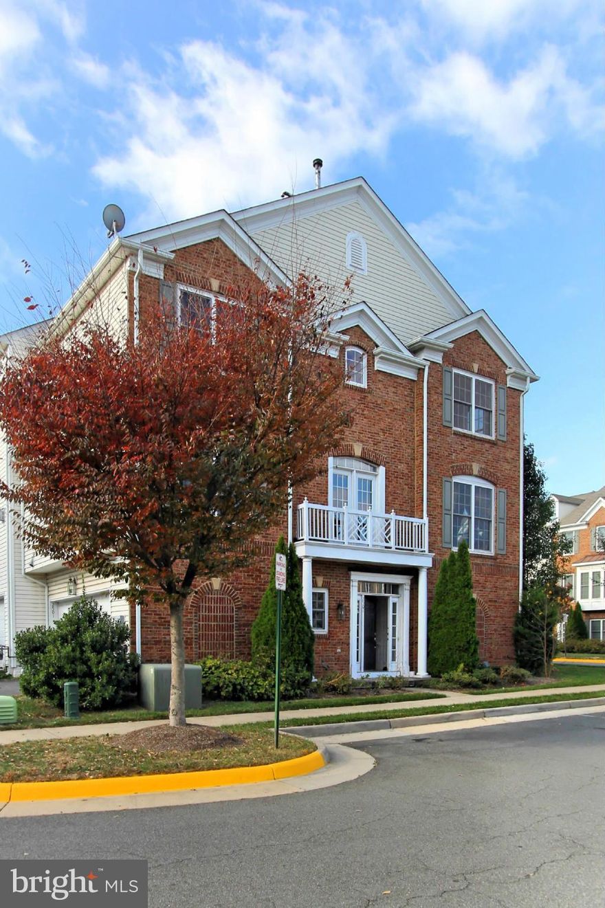 Light-filled  brick end TH with 2-car garage never before rented. Conv to shops, Toll Rd,  Dulles Airport28, high-tech corridor in upscale community overlooking courtyard and gazebo.  Enjoy super-spacious rms, h/w flrs in LR, FR, DR , open flr plan, gas frpl between LR/DR. & versatile ML office or 4th bdr..  Avail 12/1/16. OWC 12 mo  to 4-year lease! Pls call owner 1rst! No pets or smoking.