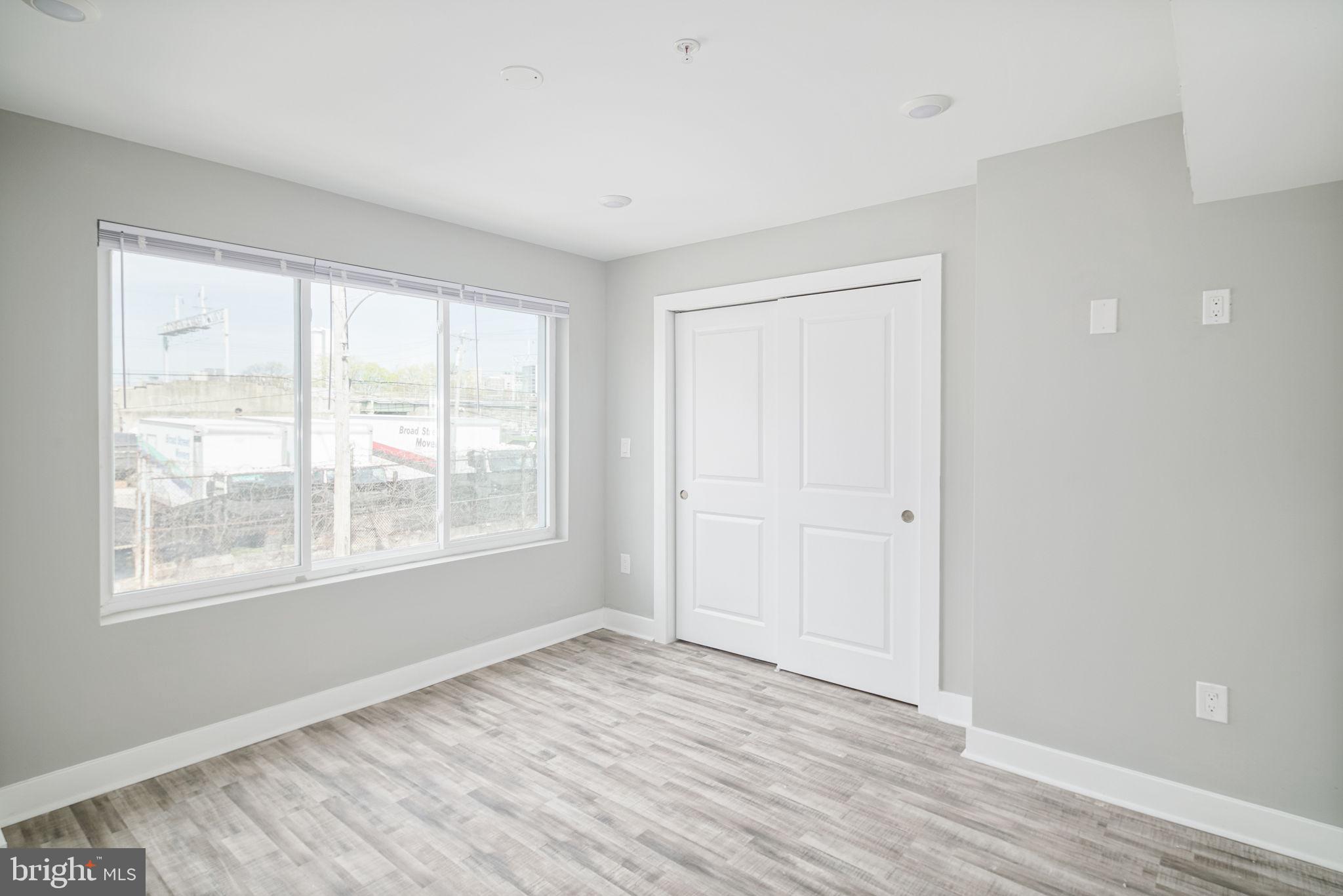 POPLAR - Residential Lease