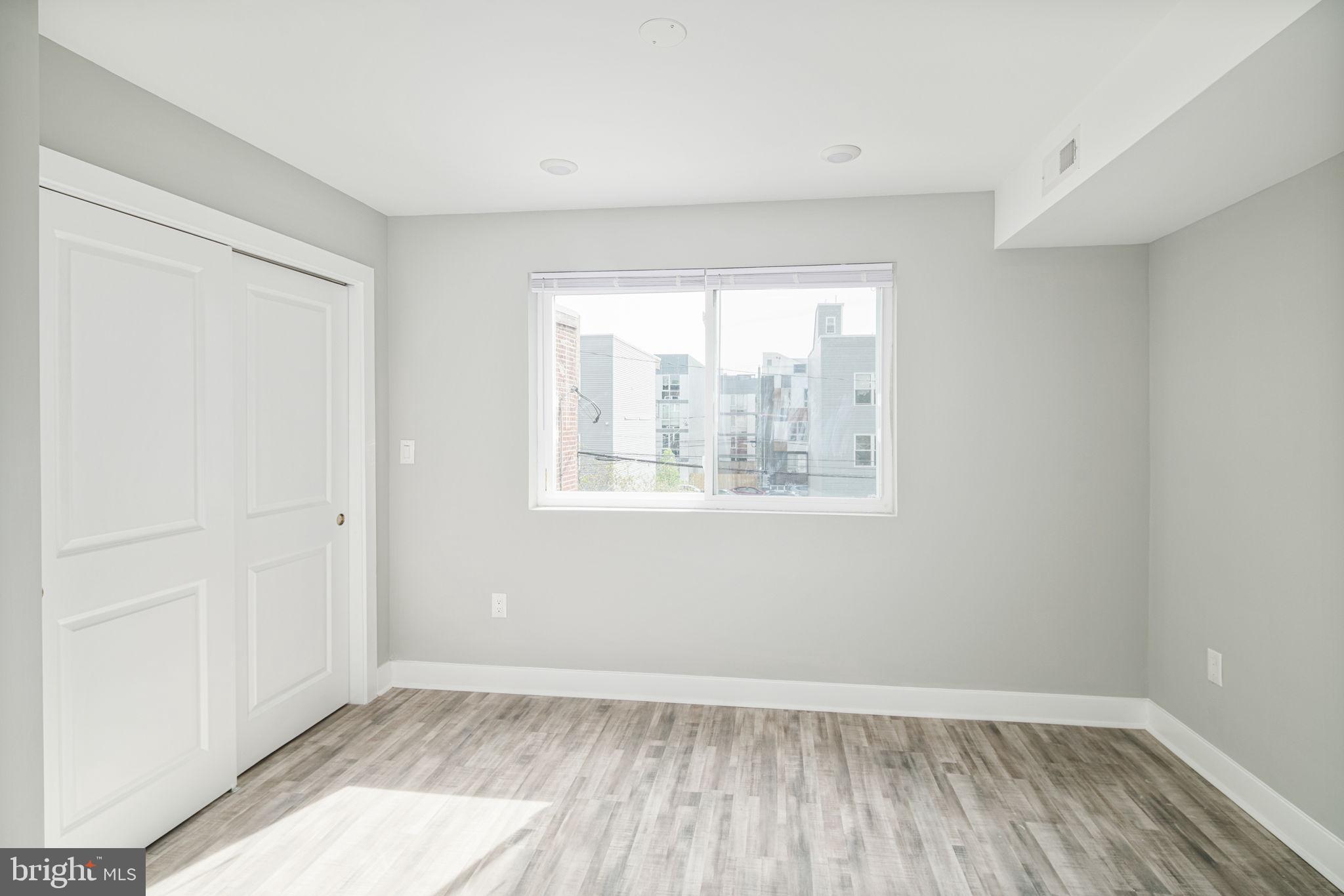 POPLAR - Residential Lease