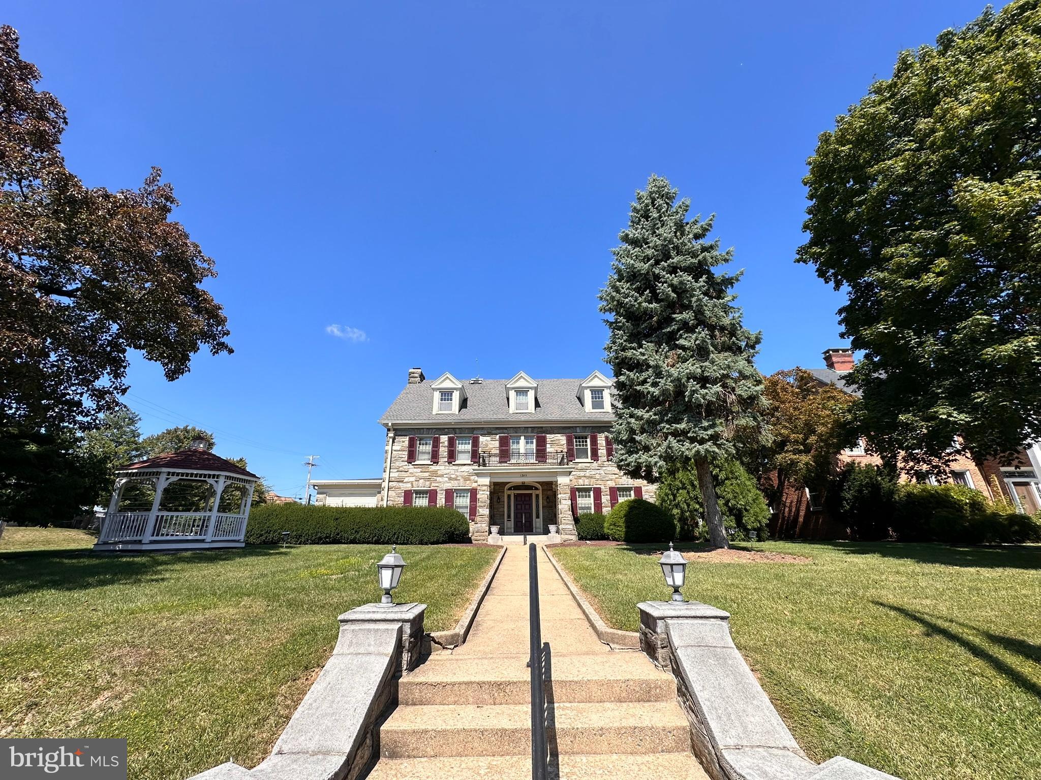 1205 E MARKET STREET