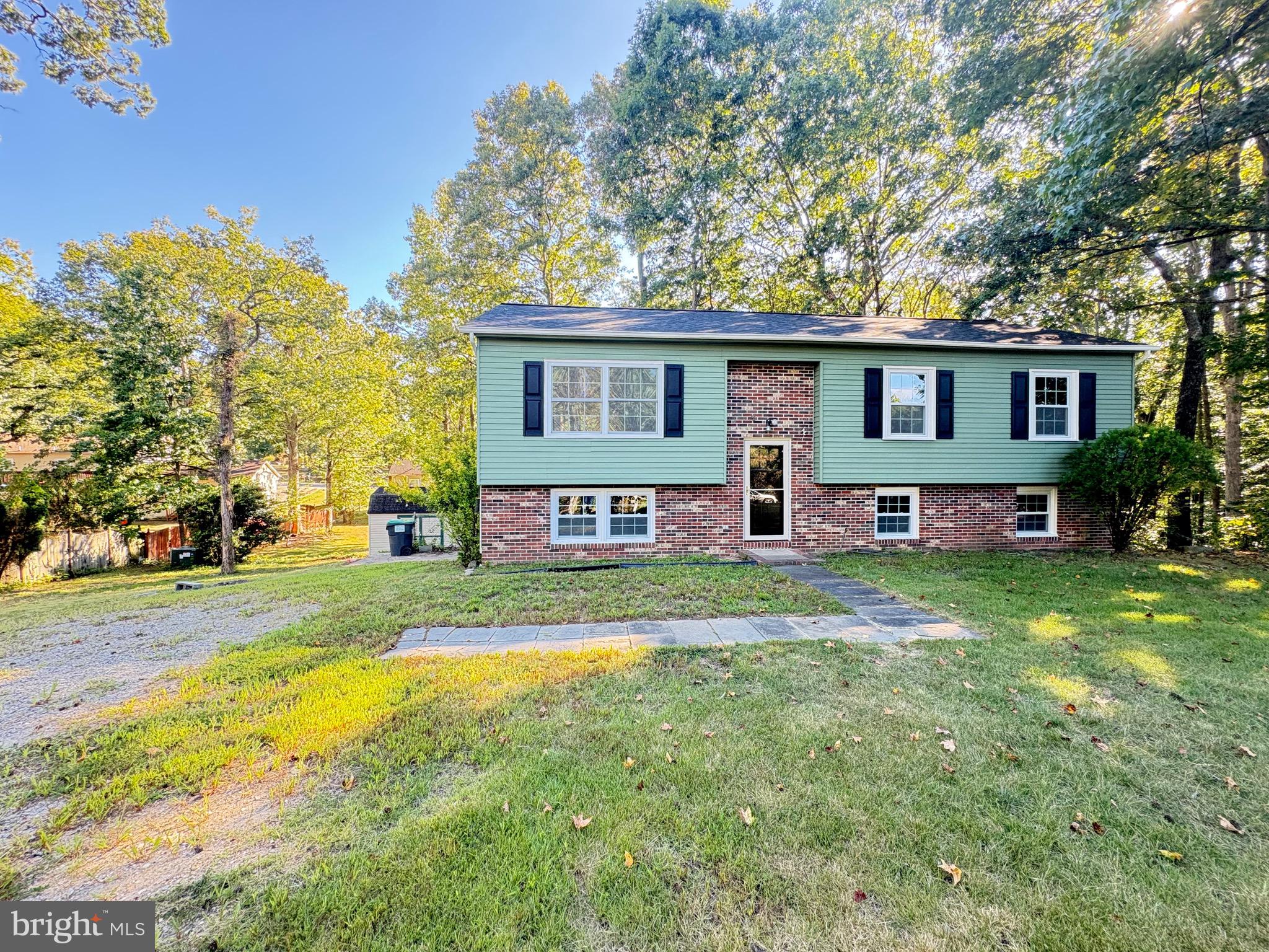 2 KELLY COURT