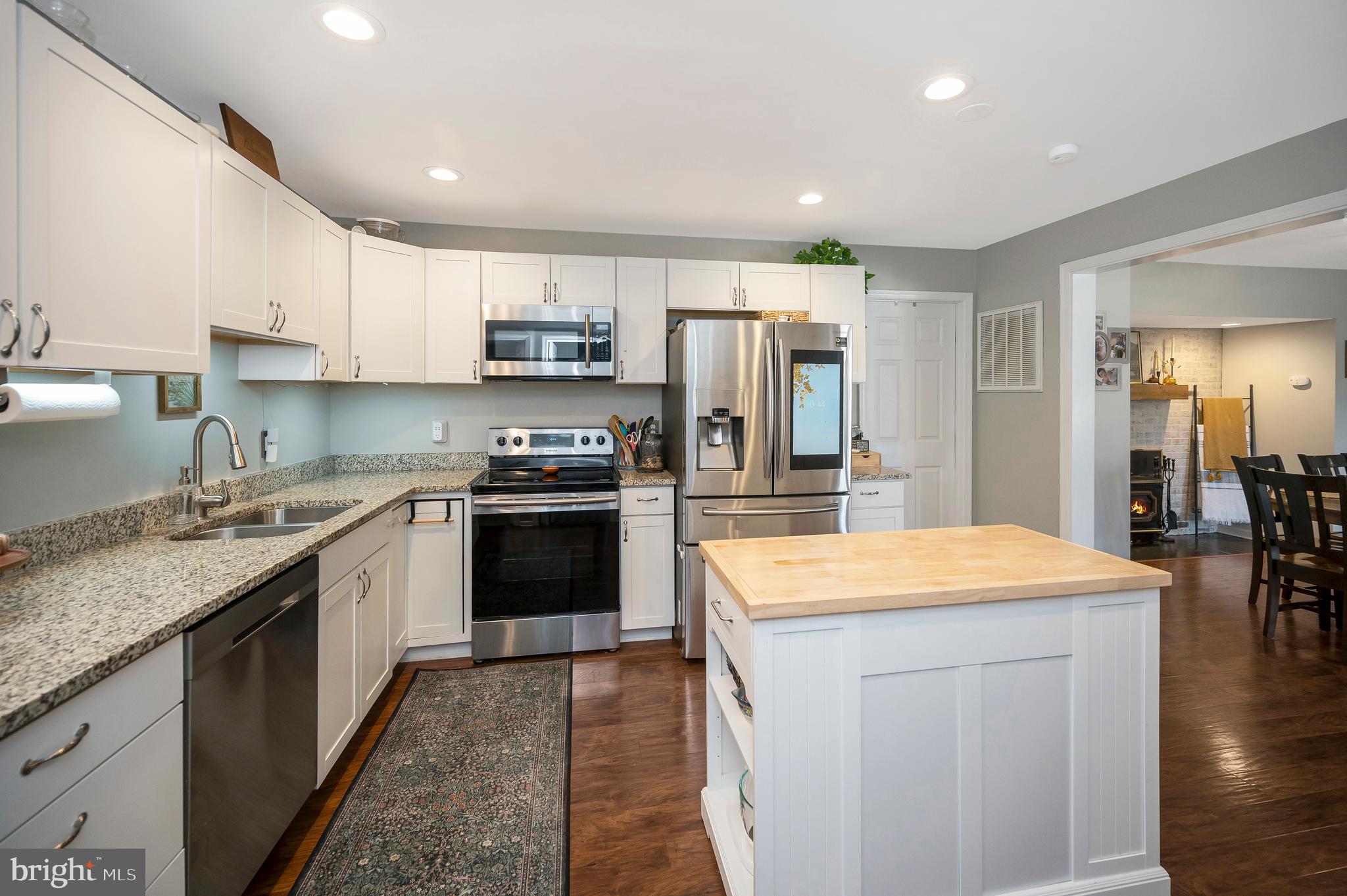 STONEYBROOKE - Residential