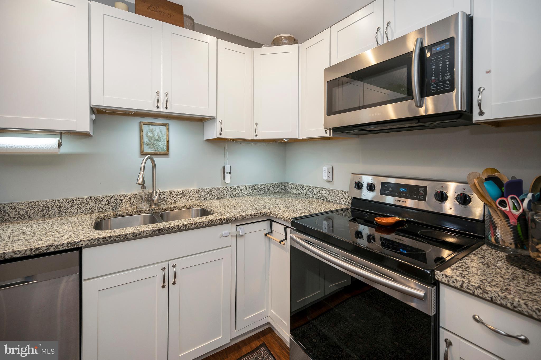 STONEYBROOKE - Residential