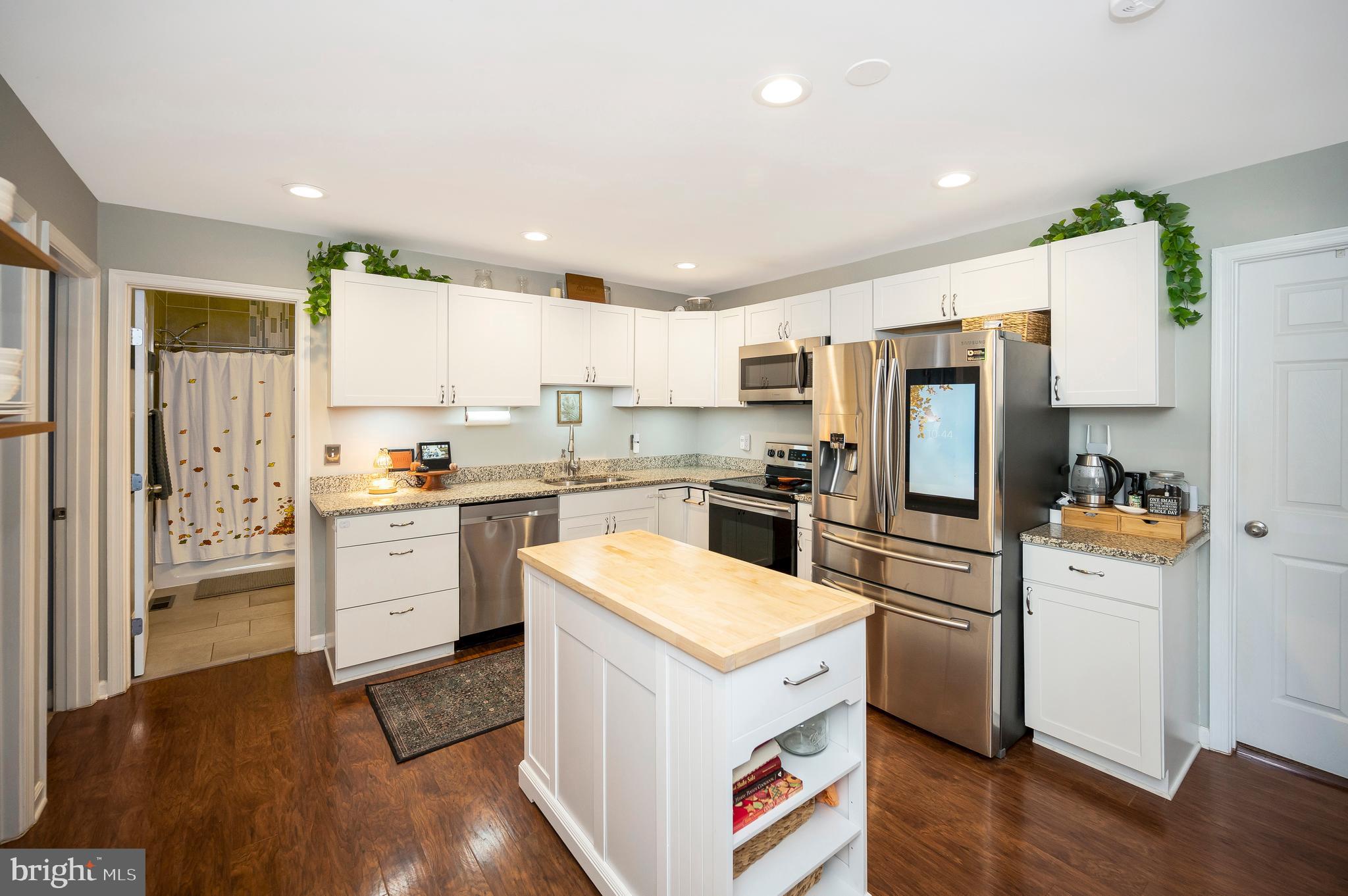 STONEYBROOKE - Residential