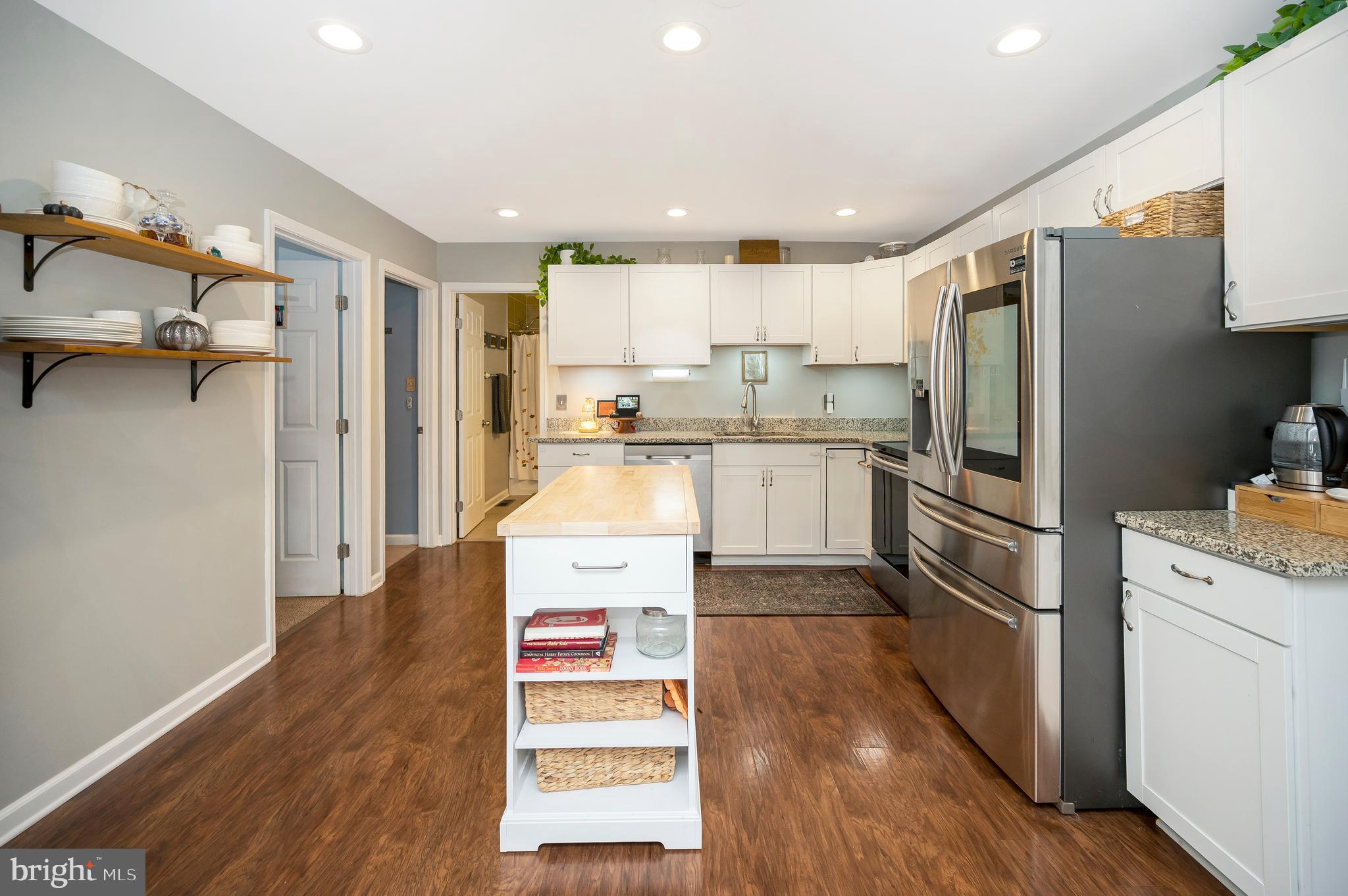 STONEYBROOKE - Residential